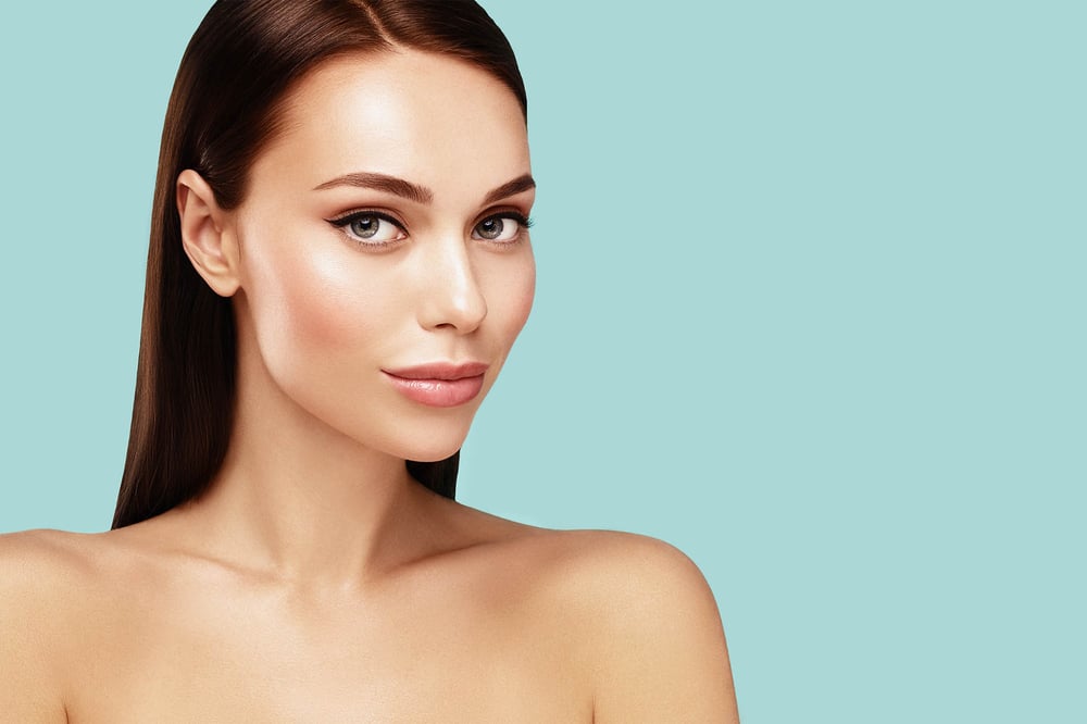 علاج توحيد لون البشرة في دبي