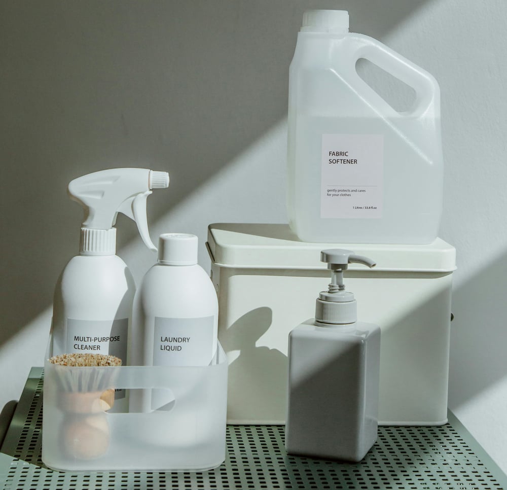 Refillable cleaning products