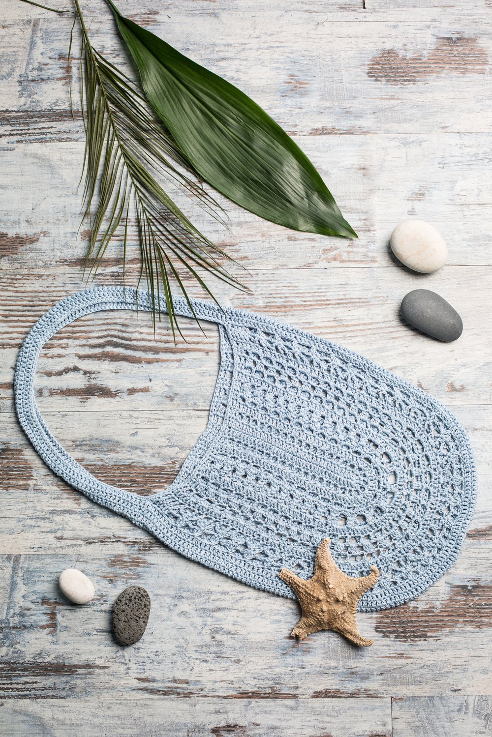 Lacy crochet bag: Summer cloud pattern designed by Kate Veselunka