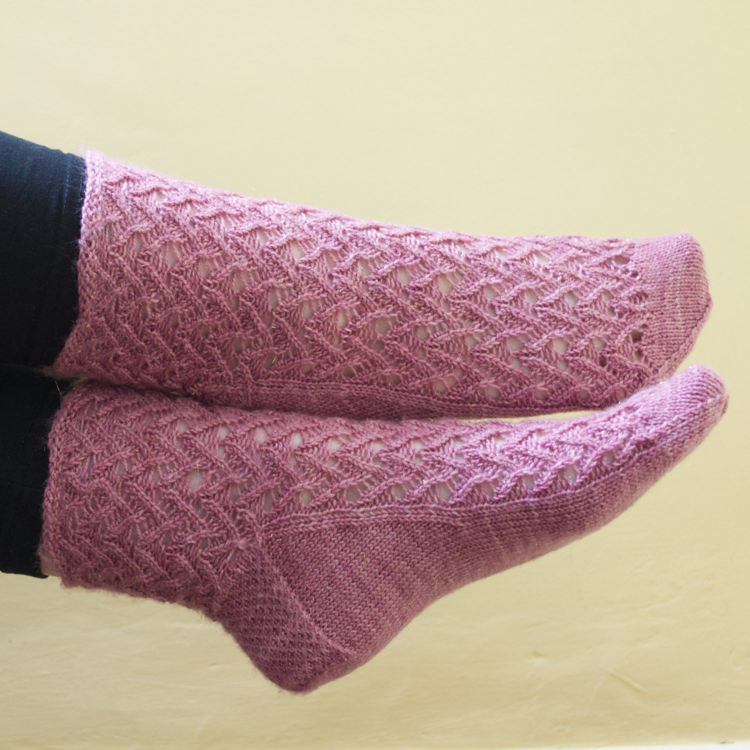 Knitting pattern: Socks for wide or swollen feet and ankles - Payhip