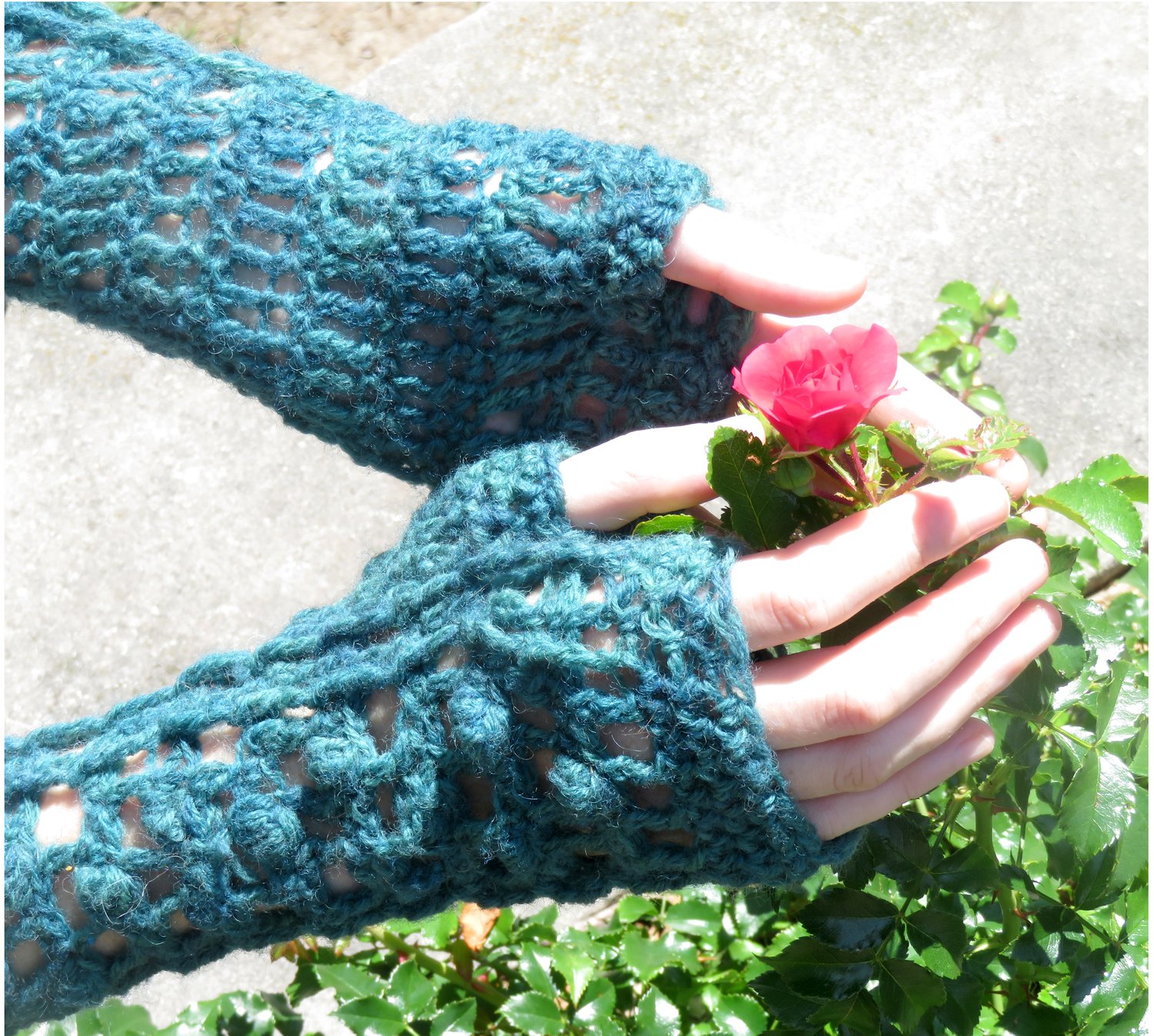 15 Free Crochet Fingerless Gloves Patterns - Sarah Maker