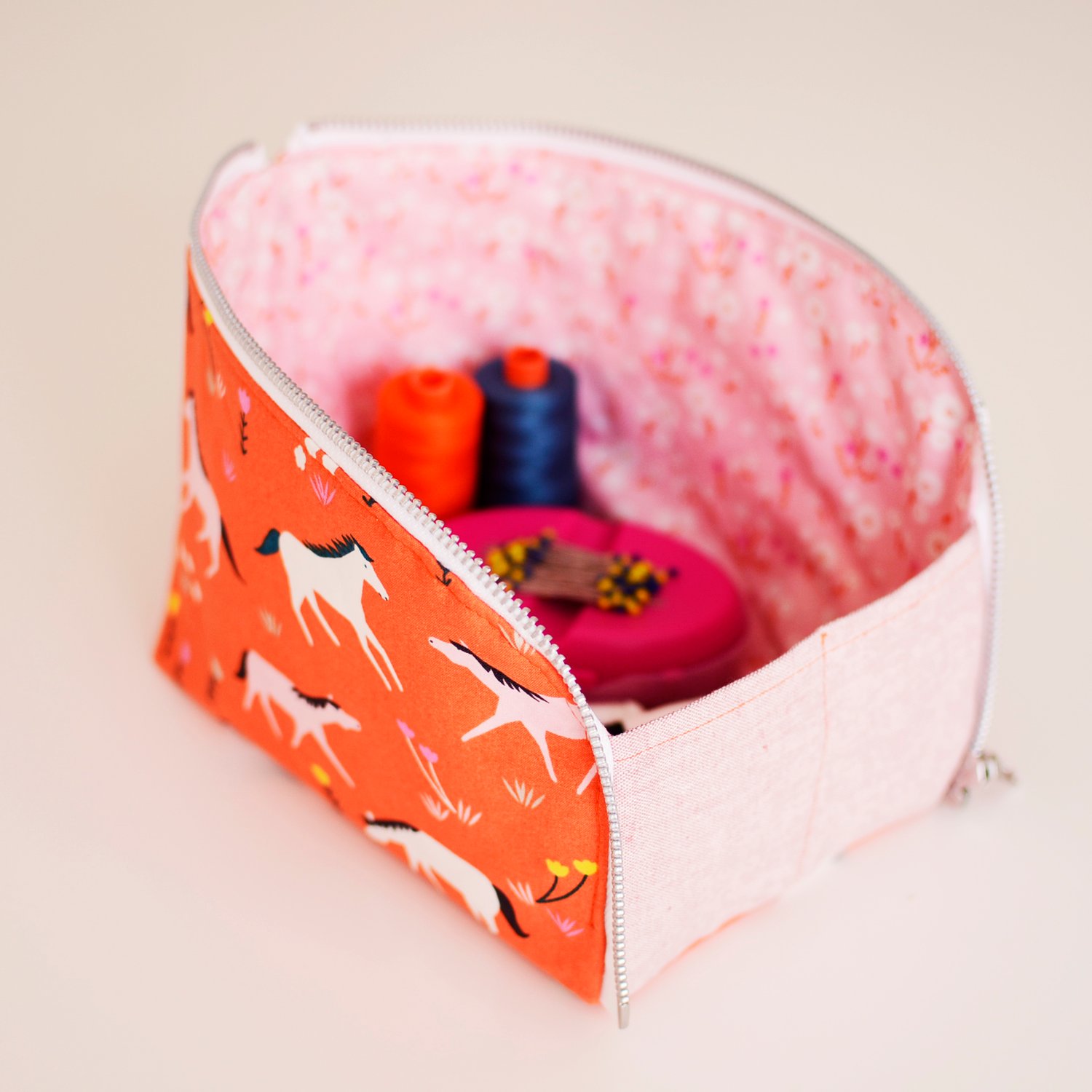 Boxy Zipper Pouch Pattern: Free and Fat Quarter Friendly!