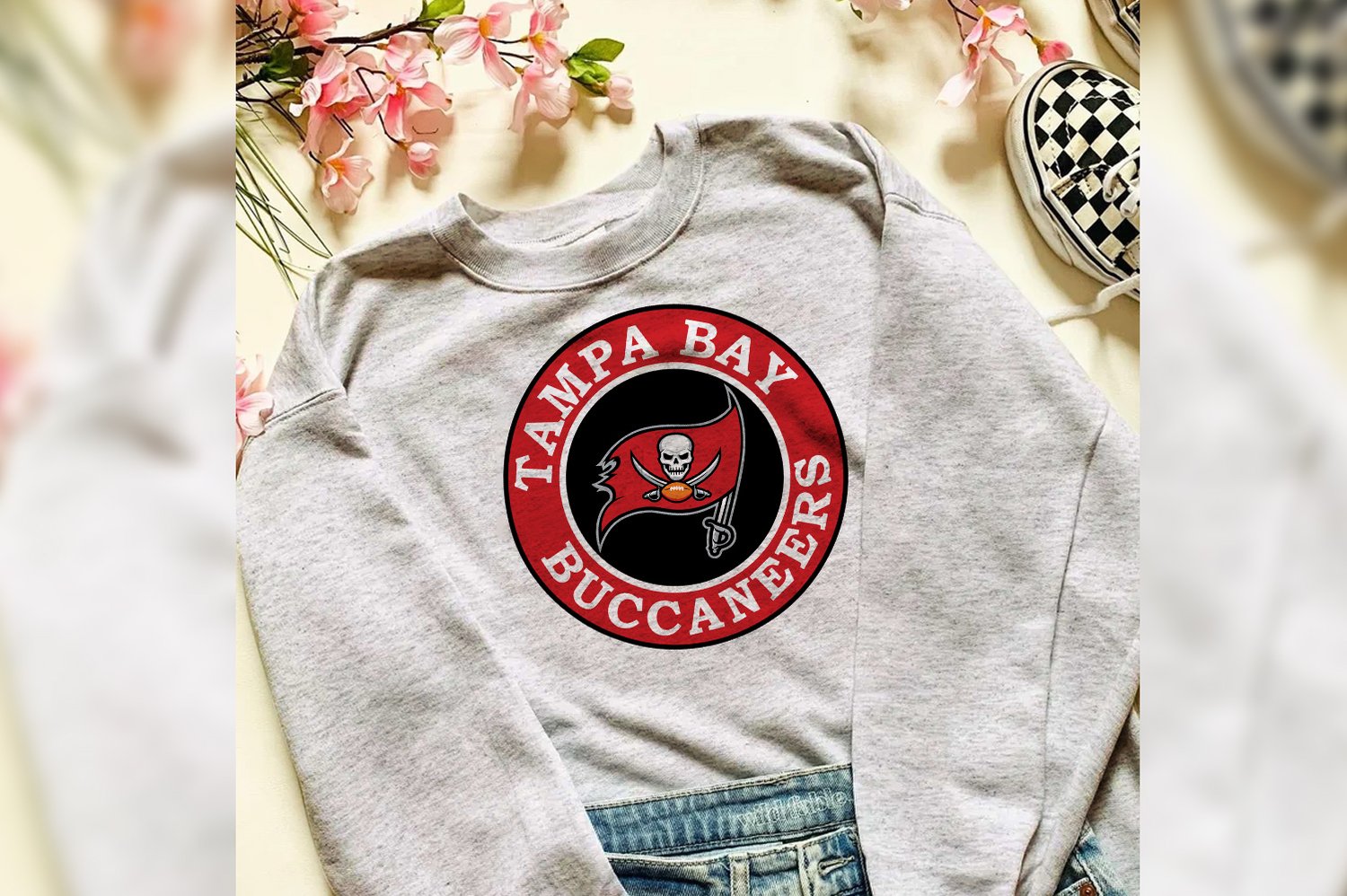 vintage tampa bay buccaneers sweatshirt