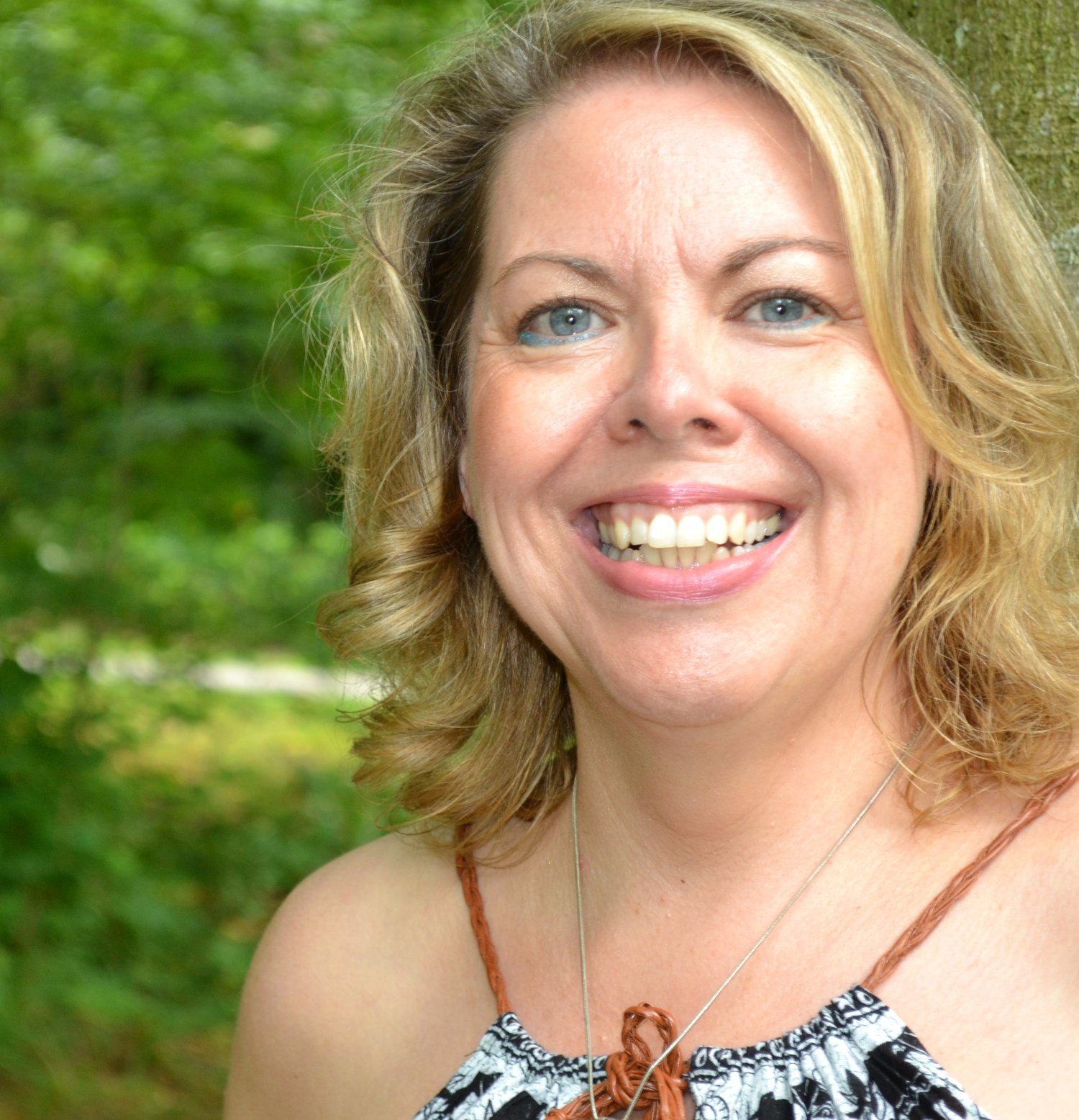 Sally Bonnie creator of the Felting Fast Fibre course, teaching beginner needle felting