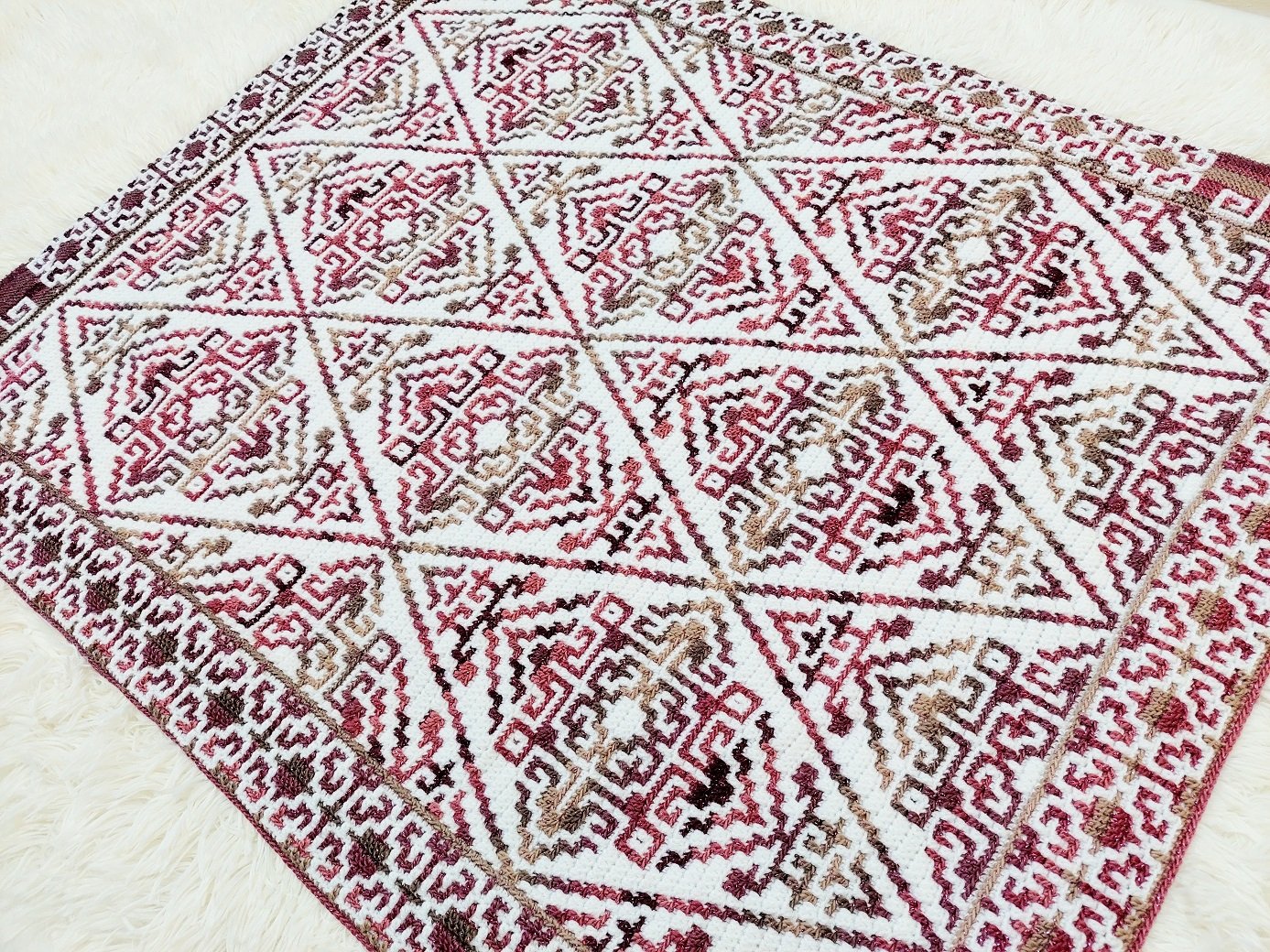 Square Away. Overlay mosaic crochet pattern