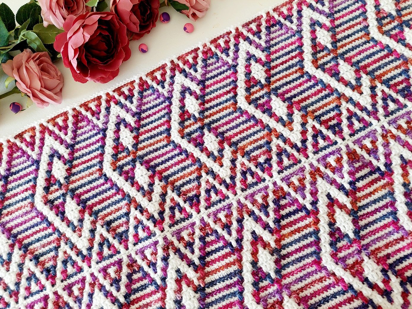 No Limits. Overlay mosaic crochet in rounds pattern