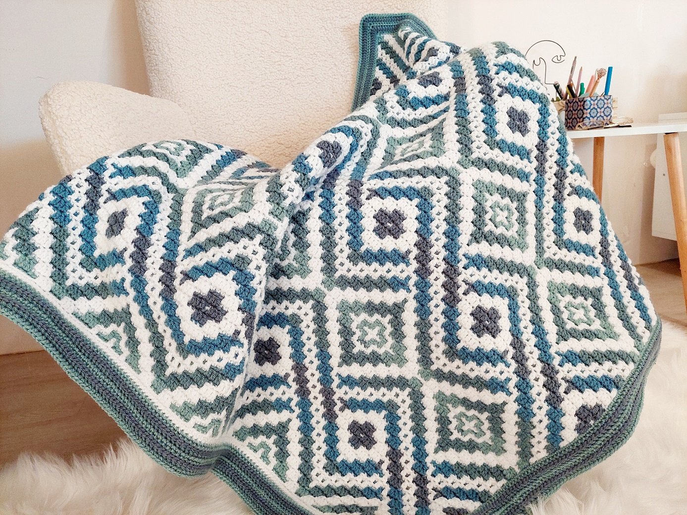 Joys of Winter. Overlay mosaic crochet pattern
