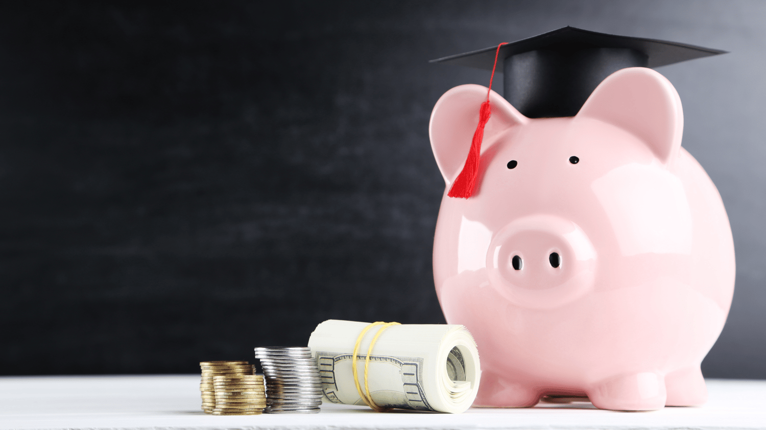 THE PERFECT FINANCIAL GIFTS FOR RECENT GRADUATES