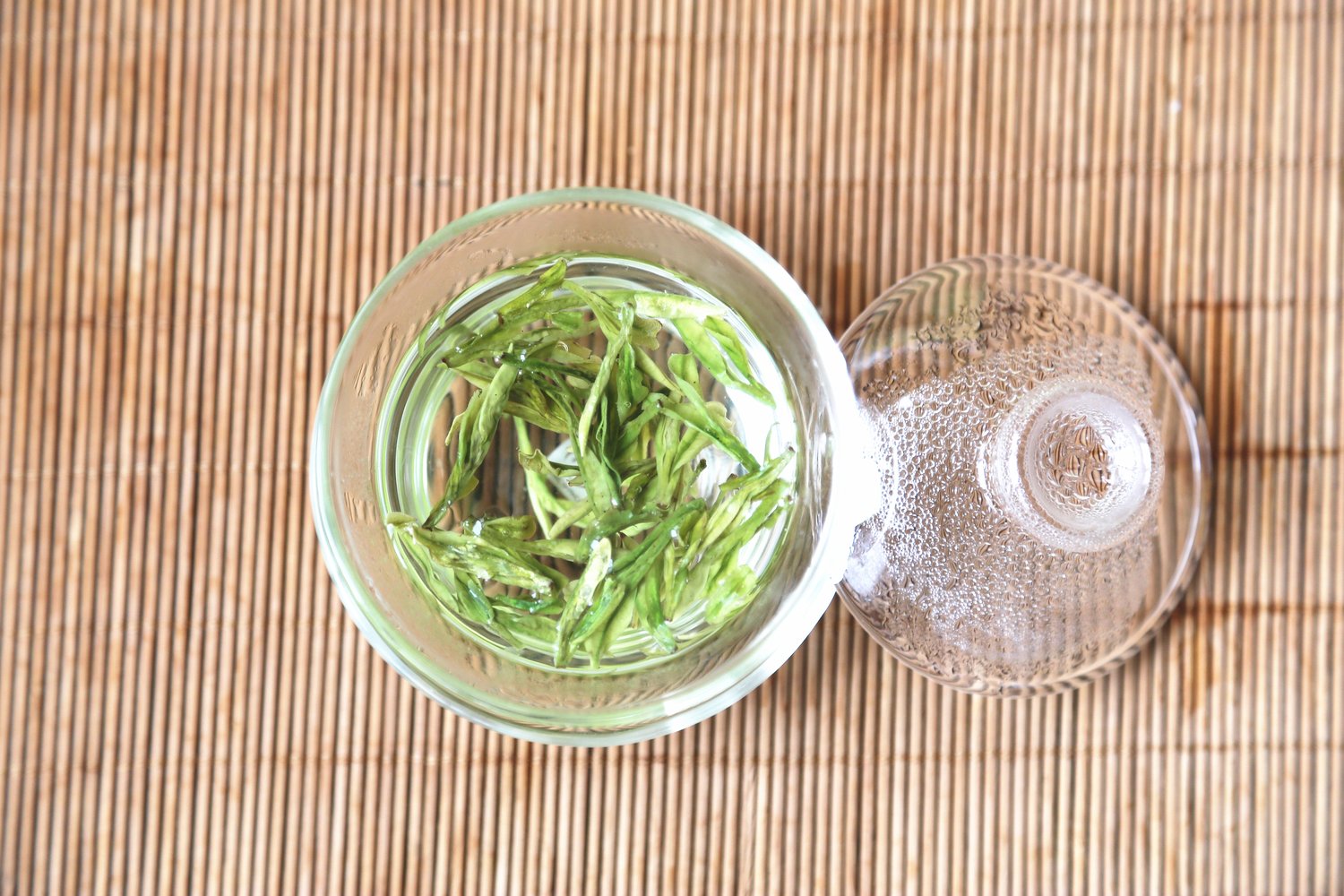 Longjing Tea is renowned for its refreshing taste and unique aroma of chestnuts, making it a favorite among tea connoisseurs.