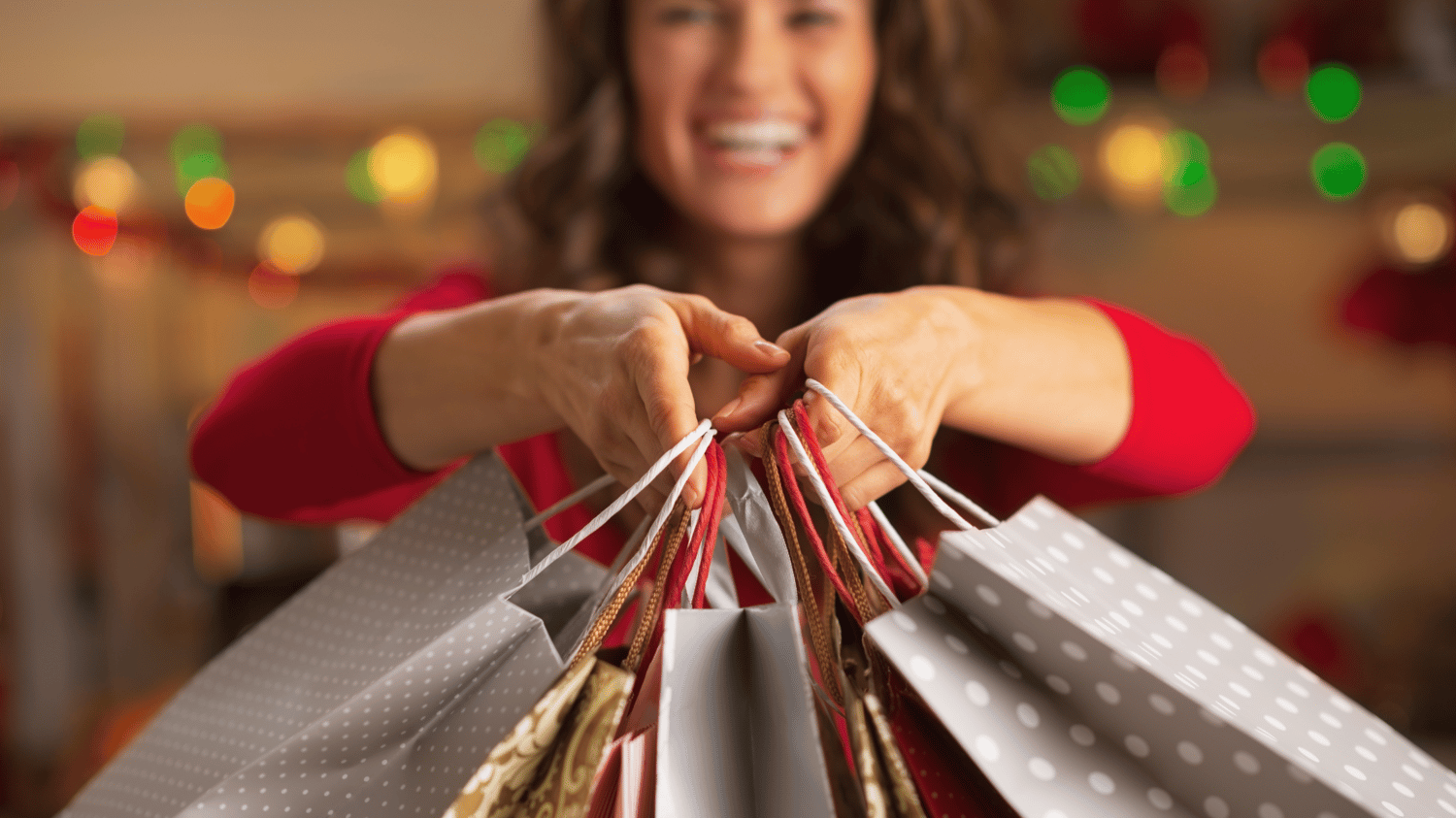 PRACTICAL WAYS TO SAVE MONEY ON HOLIDAY SHOPPING