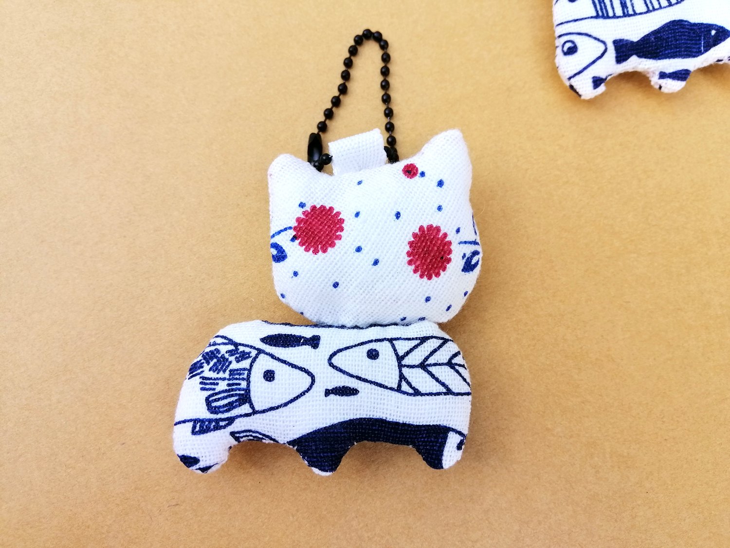 Handmade Plush Toy: Plushie keychain / adorable cat keychain - handcrafted miniature keychain plushie with distinctive designs and patterns.