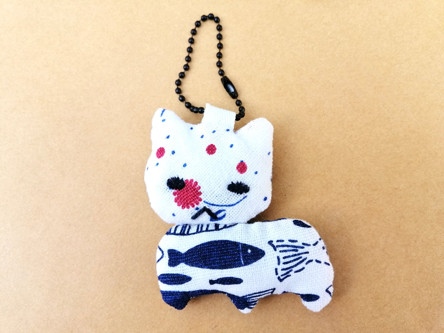 Handmade Plush Toy: Plushie keychain / adorable cat keychain - handcrafted miniature keychain plushie with distinctive designs and patterns.
