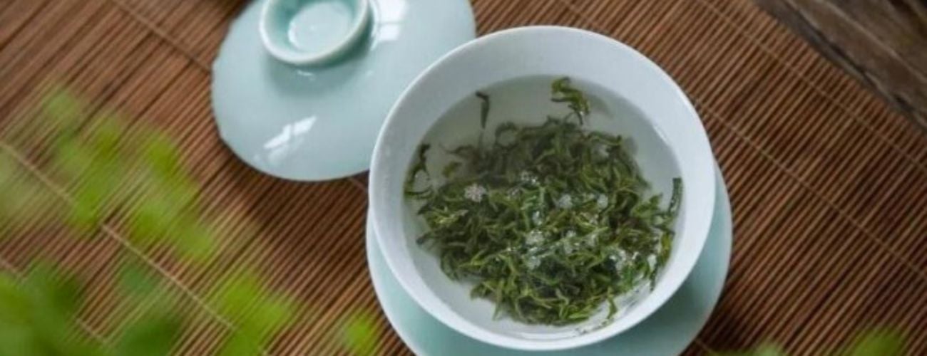 Green tea: A natural ally for vascular health. Boost circulation, lower blood pressure, and enhance cholesterol with nature's antioxidants. Discover the right way to drink green tea for maximum benefits.