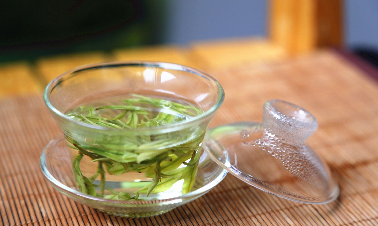Beat the summer heat with a refreshing cup of green tea. Discover its cooling, energizing, and antioxidant benefits. Read now for a cool summer treat!