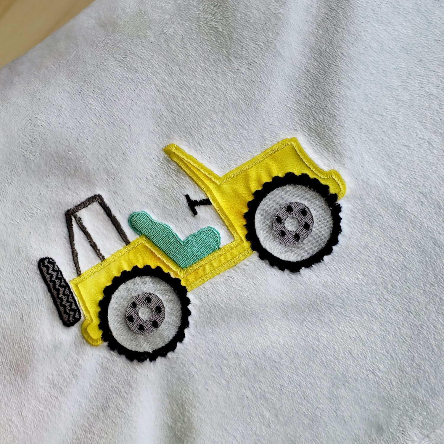 Offroad Car Applique Design. Offroad embroidery design. Off road car embroidery. Applique offroad. Car embroidery. Machine embroidery design