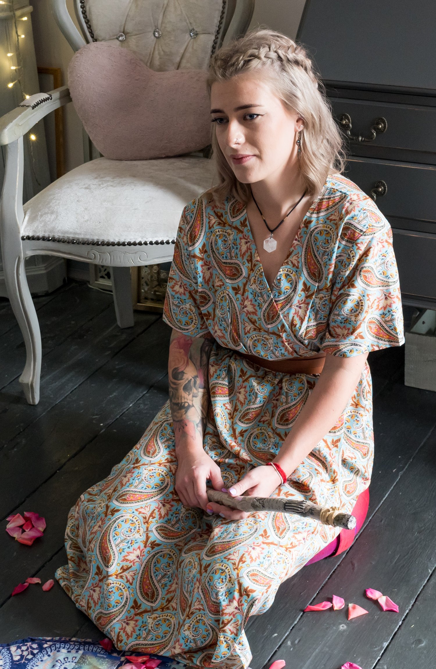 woman, talking stick, guru circles