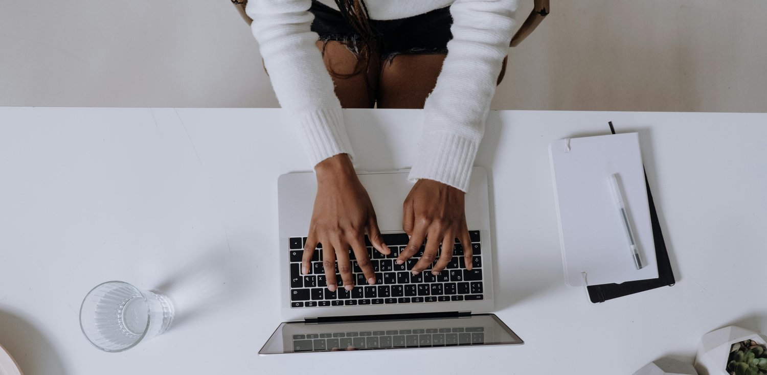 Girl digital marketing ChatGPT AI