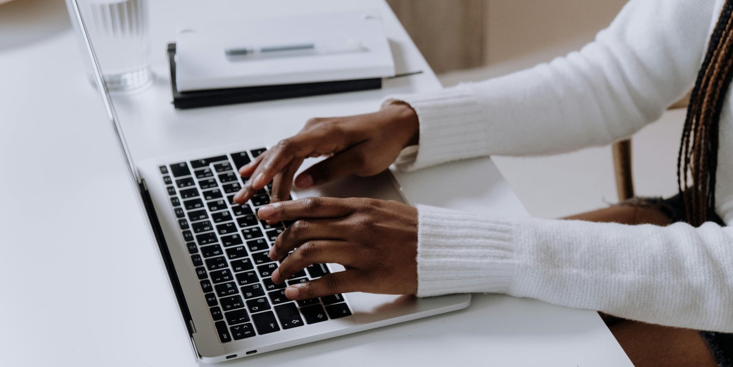 Girl digital marketing AI ChatGPT