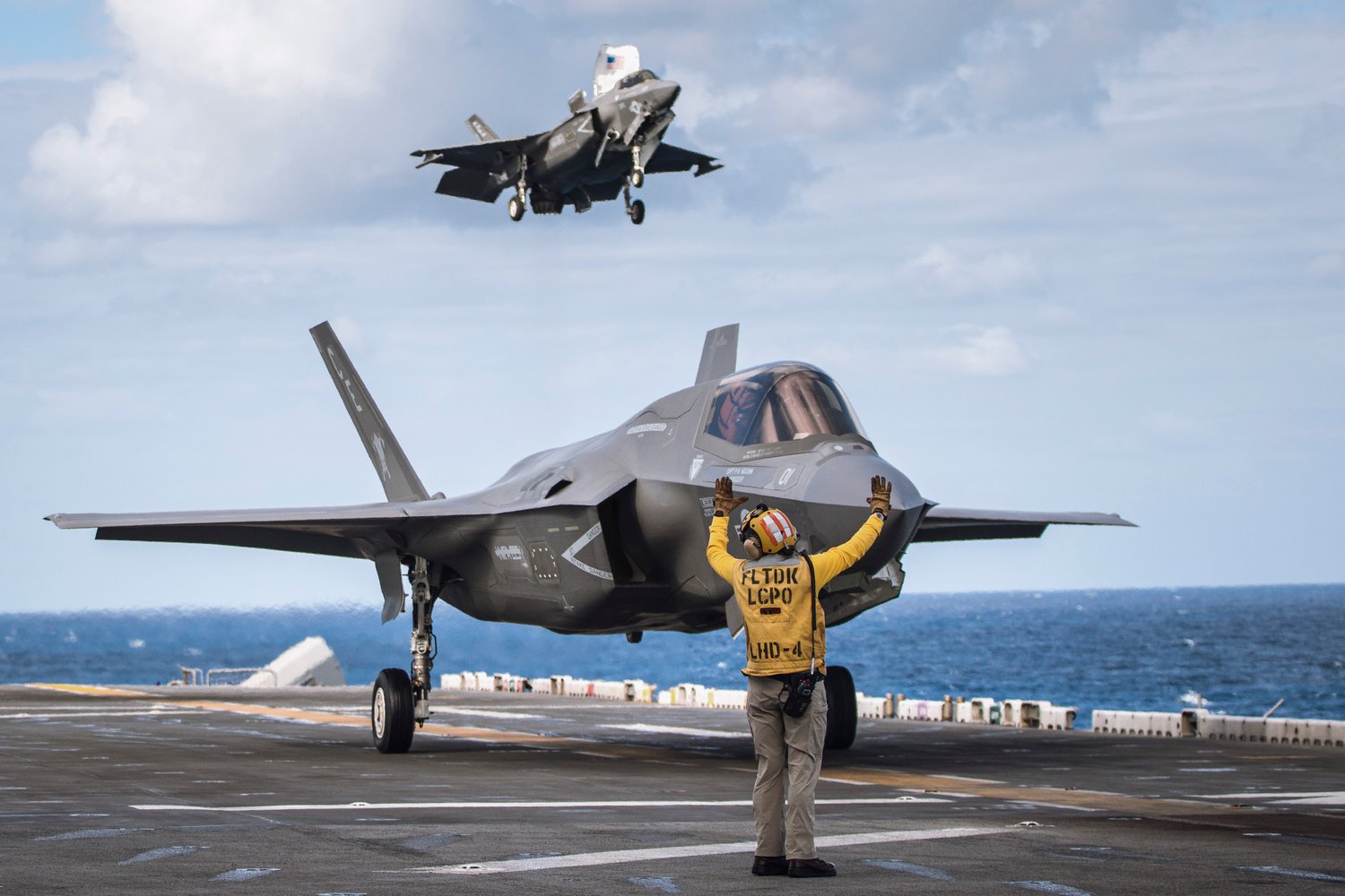 Best wallpaper and background, picture, video, news, Military, Aircraft, Jet Aircraft, Jet Fighter, F-14 Tomcat, F-15 Strike Eagle, F/A-18 Super Hornet, C-130 Hercules, Airborne, F-22 Raptor, AWACS, Military picture, Military video, Aviation, Boeing, Airb