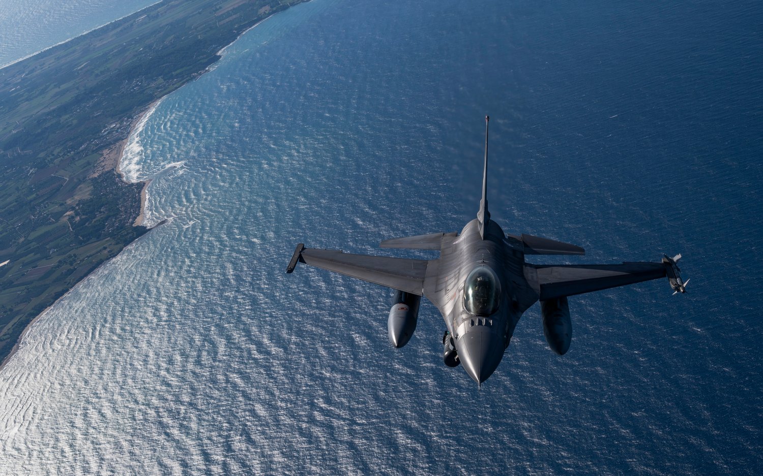 Best wallpaper and background, picture, video, news, Military, Aircraft, Jet Aircraft, Jet Fighter, F-14 Tomcat, F-15 Strike Eagle, F/A-18 Super Hornet, C-130 Hercules, Airborne, F-22 Raptor, AWACS, Military picture, Military video, Aviation, Boeing, Airb
