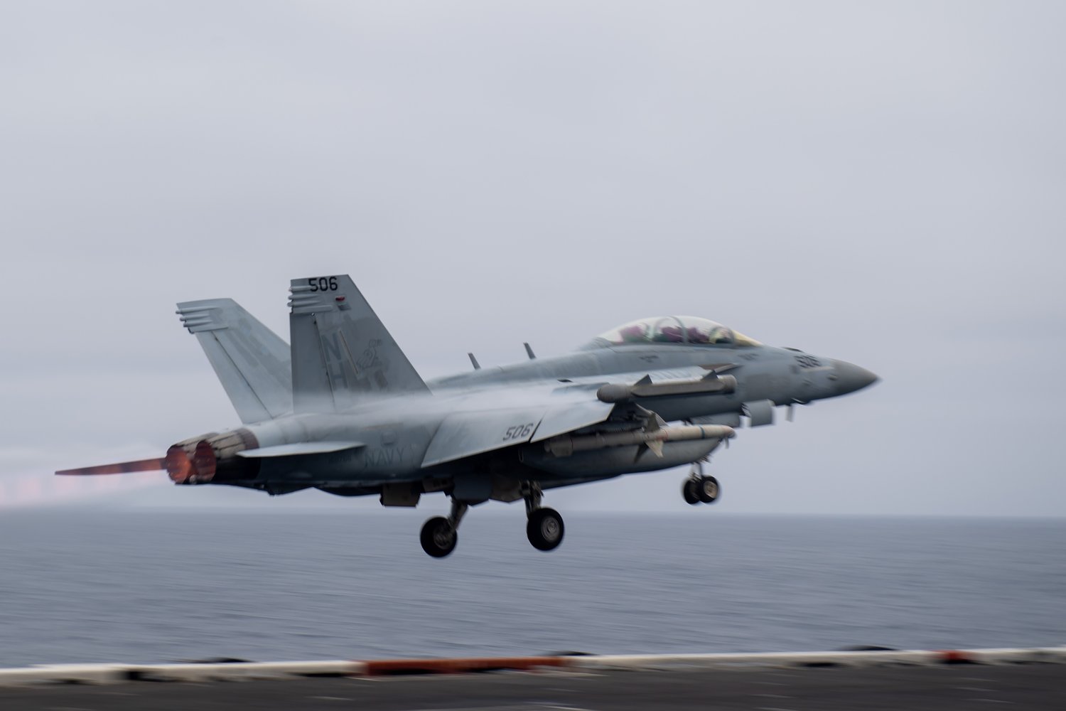 Best wallpaper and background, picture, video, news, Military, Aircraft, Jet Aircraft, Jet Fighter, F-14 Tomcat, F-15 Strike Eagle, F/A-18 Super Hornet, C-130 Hercules, Airborne, F-22 Raptor, AWACS, Military picture, Military video, Aviation, Boeing, Airb