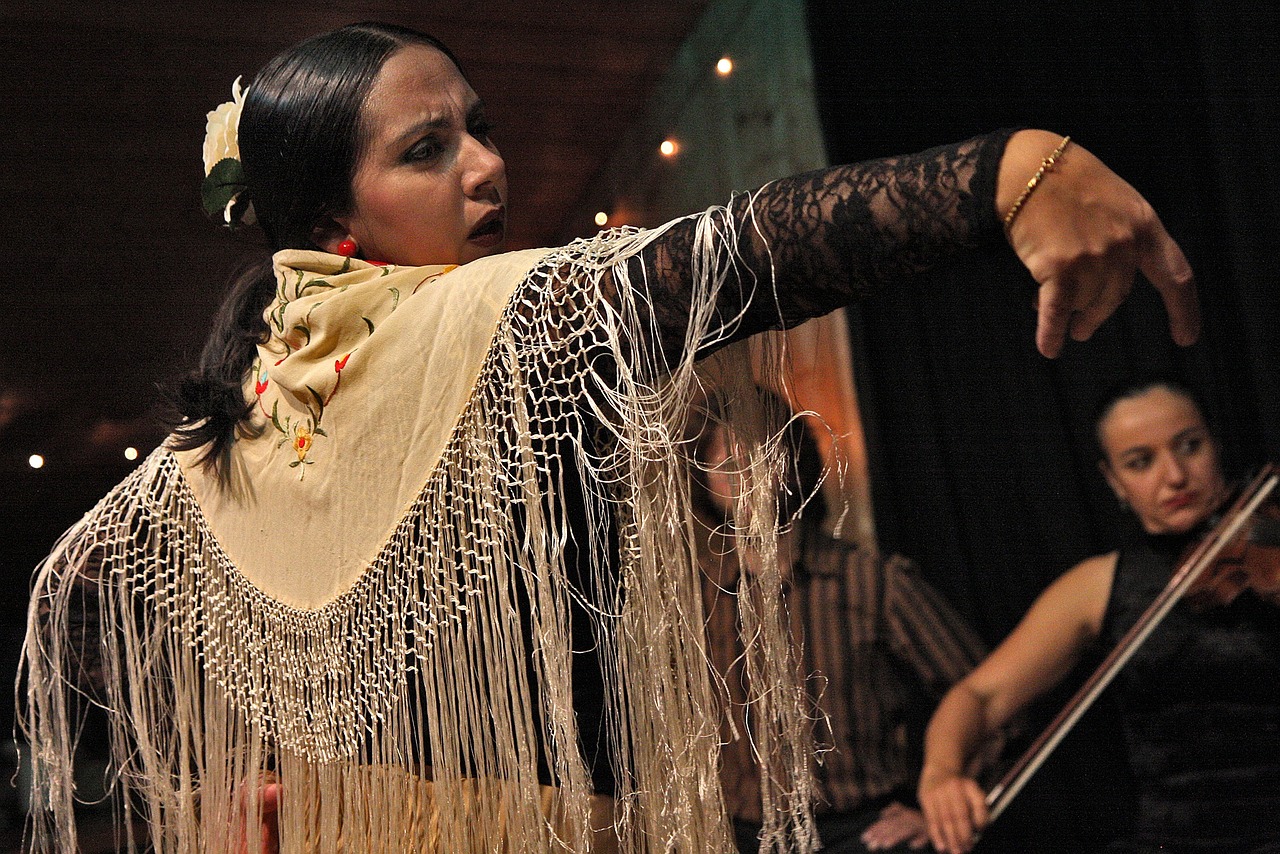 Foto danza flamenco-músicos y bailarina