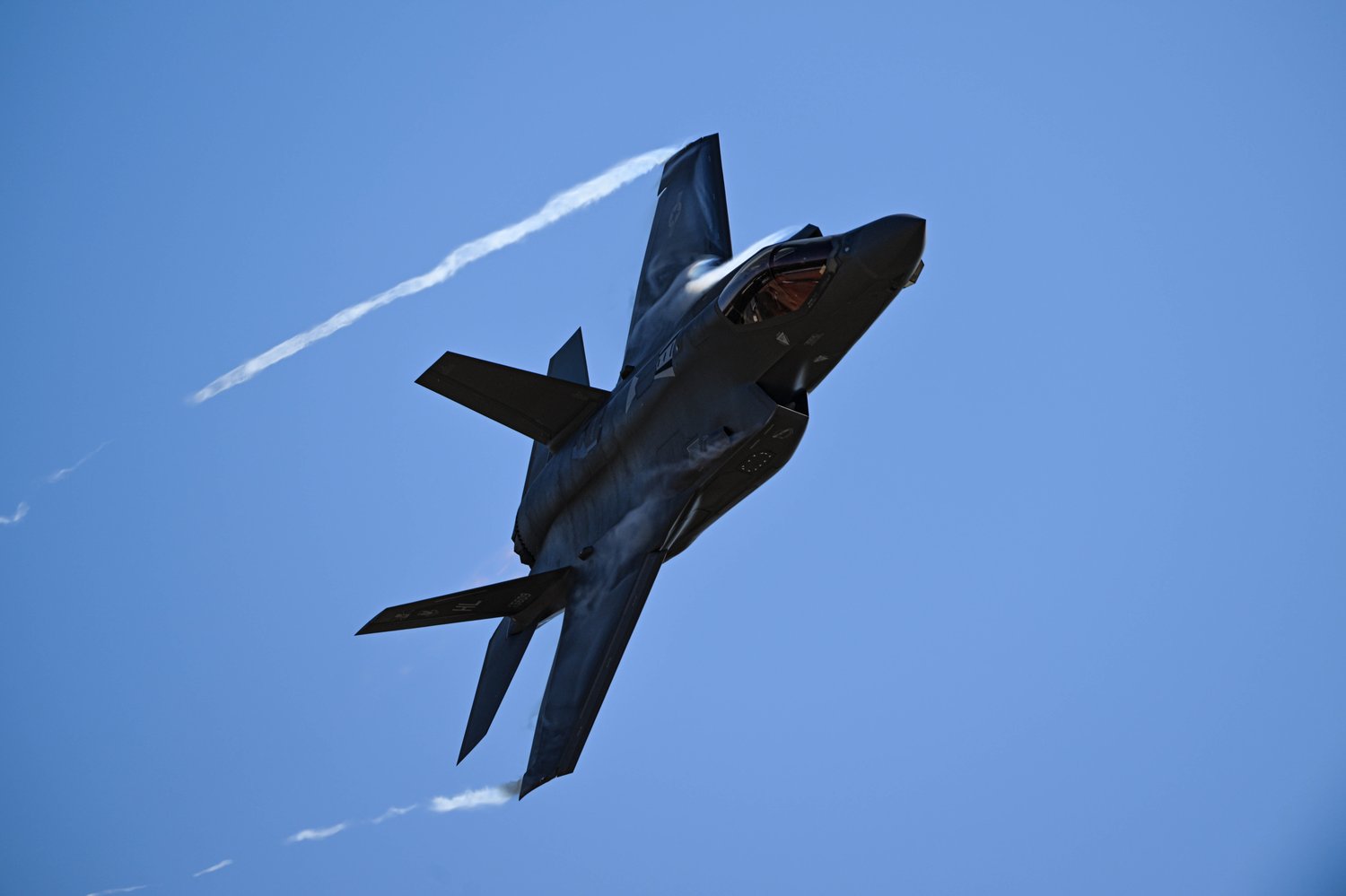 Best wallpaper and background, picture, video, news, Military, Aircraft, Jet Aircraft, Jet Fighter, F-14 Tomcat, F-15 Strike Eagle, F/A-18 Super Hornet, C-130 Hercules, Airborne, F-22 Raptor, AWACS, Military picture, Military video, Aviation, Boeing, Airb