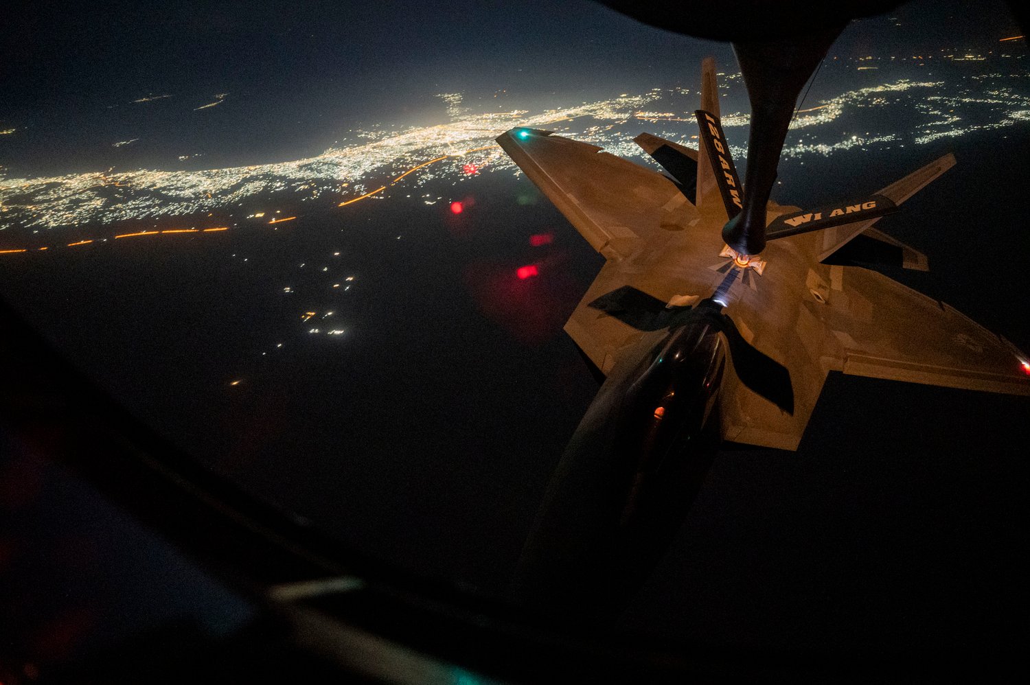 Best wallpaper and background, picture, video, news, Military, Aircraft, Jet Aircraft, Jet Fighter, F-14 Tomcat, F-15 Strike Eagle, F/A-18 Super Hornet, C-130 Hercules, Airborne, F-22 Raptor, AWACS, Military picture, Military video, Aviation, Boeing, Airb