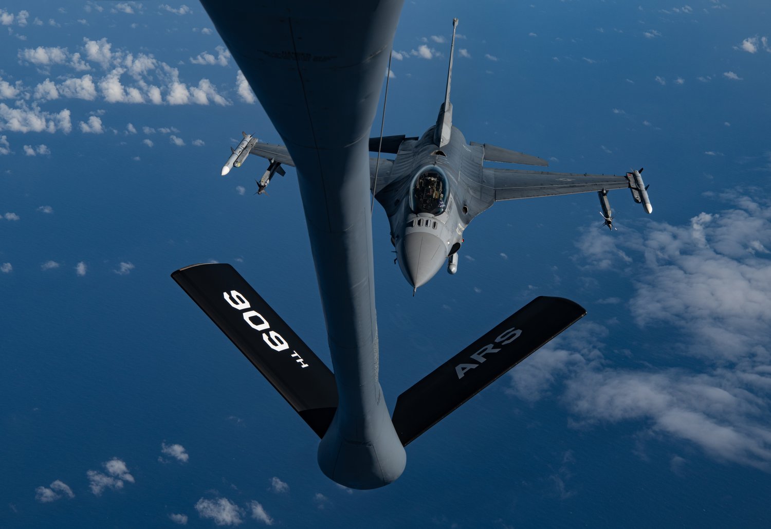 Best wallpaper and background, picture, video, news, Military, Aircraft, Jet Aircraft, Jet Fighter, F-14 Tomcat, F-15 Strike Eagle, F/A-18 Super Hornet, C-130 Hercules, Airborne, F-22 Raptor, AWACS, Military picture, Military video, Aviation, Boeing, Airb