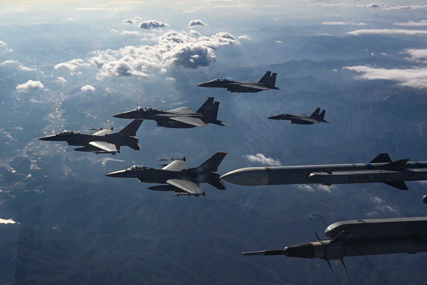 Best wallpaper and background, picture, video, news, Military, Aircraft, Jet Aircraft, Jet Fighter, F-14 Tomcat, F-15 Strike Eagle, F/A-18 Super Hornet, C-130 Hercules, Airborne, F-22 Raptor, AWACS, Military picture, Military video, Aviation, Boeing, Airb