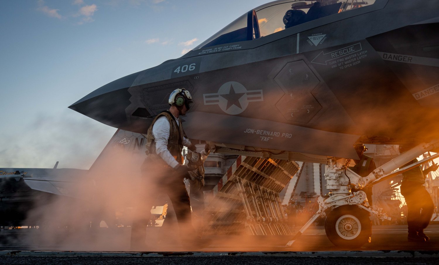 Best wallpaper and background, picture, video, news, Military, Aircraft, Jet Aircraft, Jet Fighter, F-14 Tomcat, F-15 Strike Eagle, F/A-18 Super Hornet, C-130 Hercules, Airborne, F-22 Raptor, AWACS, Military picture, Military video, Aviation, Boeing, Airb