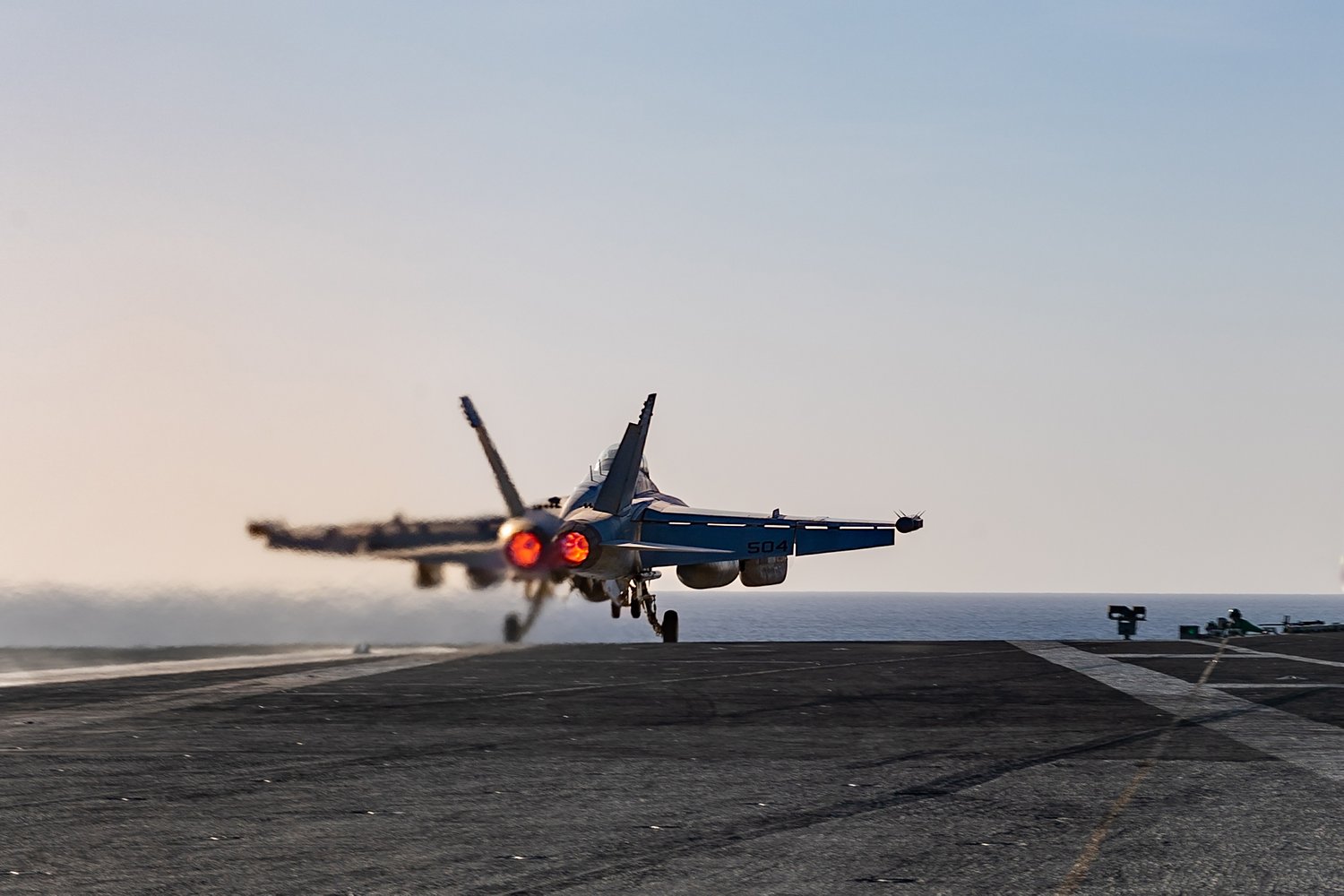 est wallpaper and background, picture, video, news, Military, Aircraft, Jet Aircraft, Jet Fighter, F-14 Tomcat, F-15 Strike Eagle, F/A-18 Super Hornet, C-130 Hercules, Airborne, F-22 Raptor, AWACS, Military picture, Military video, Aviation, Boeing, Airbu