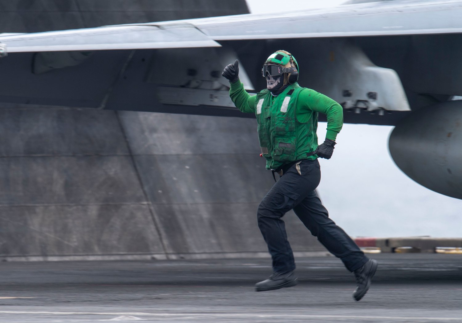 Best wallpaper and background, picture, video, news, Military, Aircraft, Jet Aircraft, Jet Fighter, F-14 Tomcat, F-15 Strike Eagle, F/A-18 Super Hornet, C-130 Hercules, Airborne, F-22 Raptor, AWACS, Military picture, Military video, Aviation, Boeing, Airb