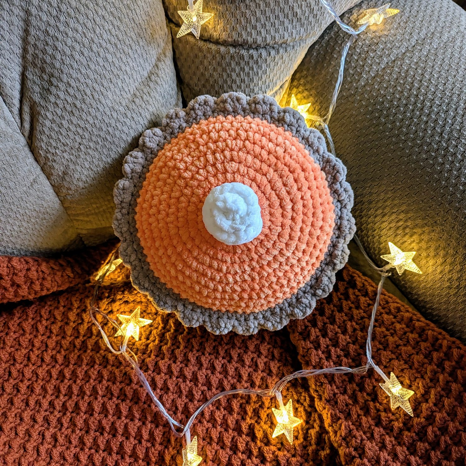 Pumpkin Pie Plush Crochet Pattern with lights