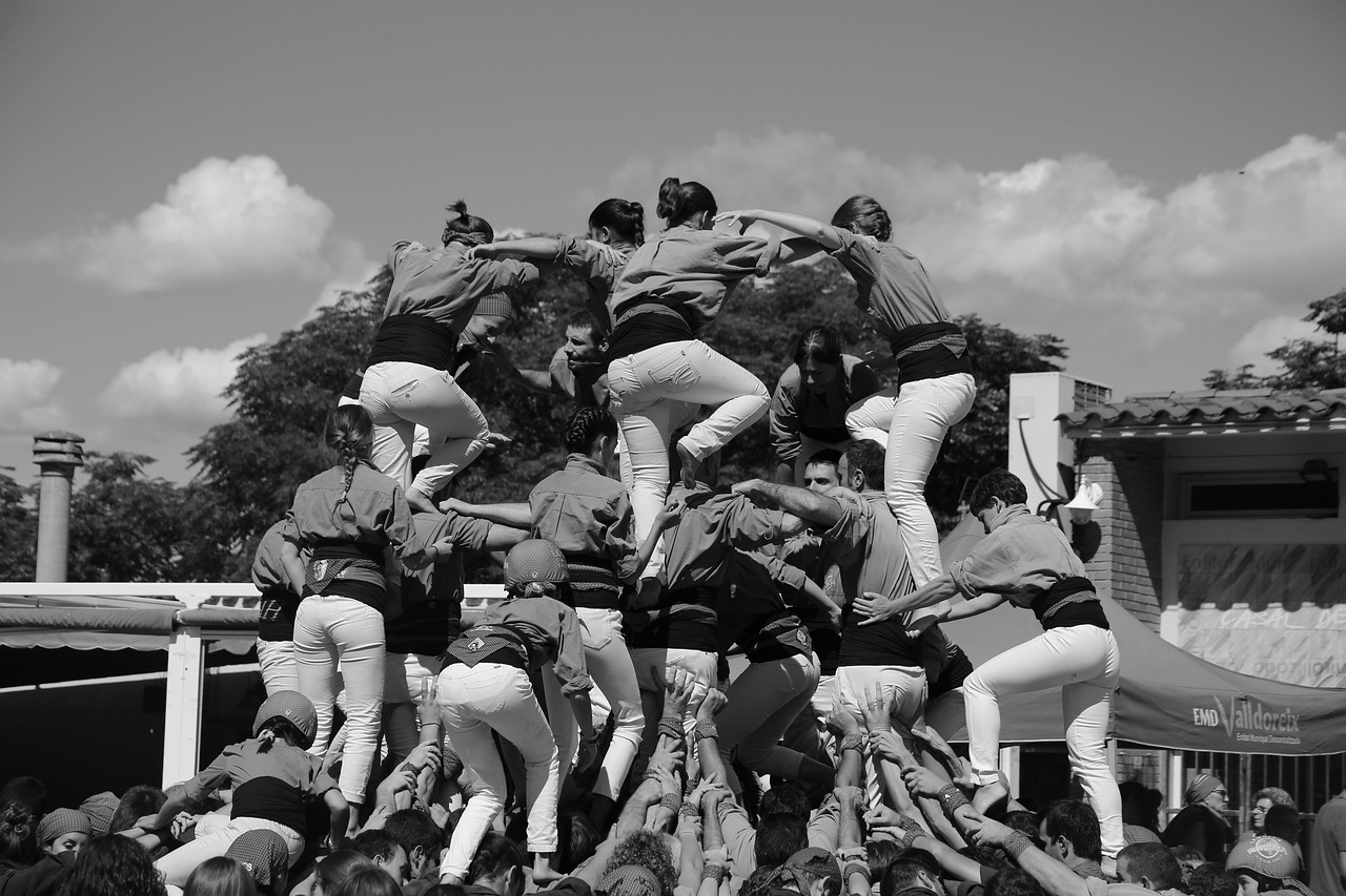 Castellers, deporte y equipo