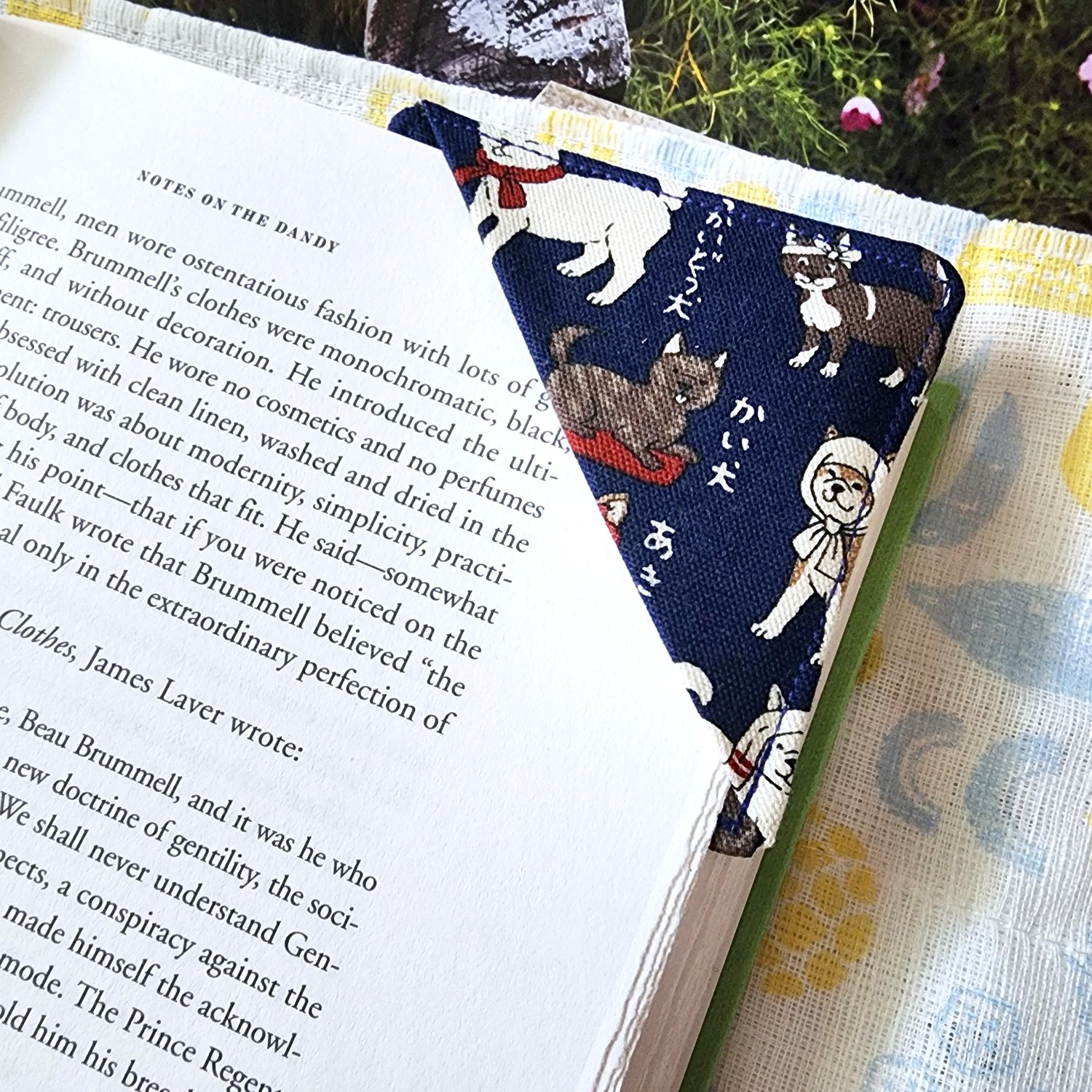 Fabric corner bookmark, corner bookmark, cute bookmark ideas, cute gift for book club, corner fabric bookmark, personalised bookmark , bookmark designs, custom bookmark, bookmark design, bookmark ideas, gift idea for people who like to read, gift idea und