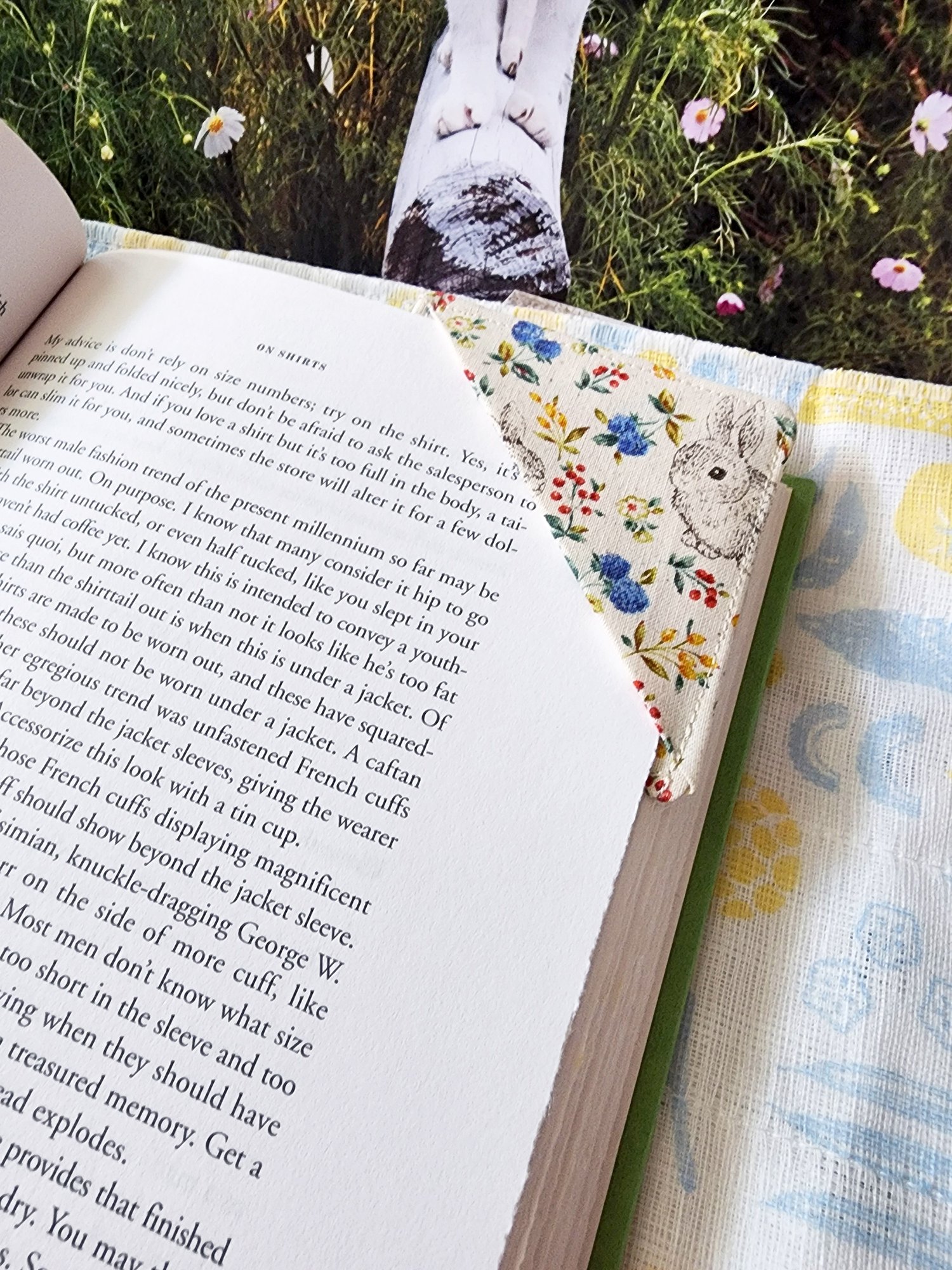 Fabric corner bookmark, corner bookmark, cute bookmark ideas, cute gift for book club, corner fabric bookmark, personalised bookmark , bookmark designs, custom bookmark, bookmark design, bookmark ideas, gift idea for people who like to read, gift idea under $10