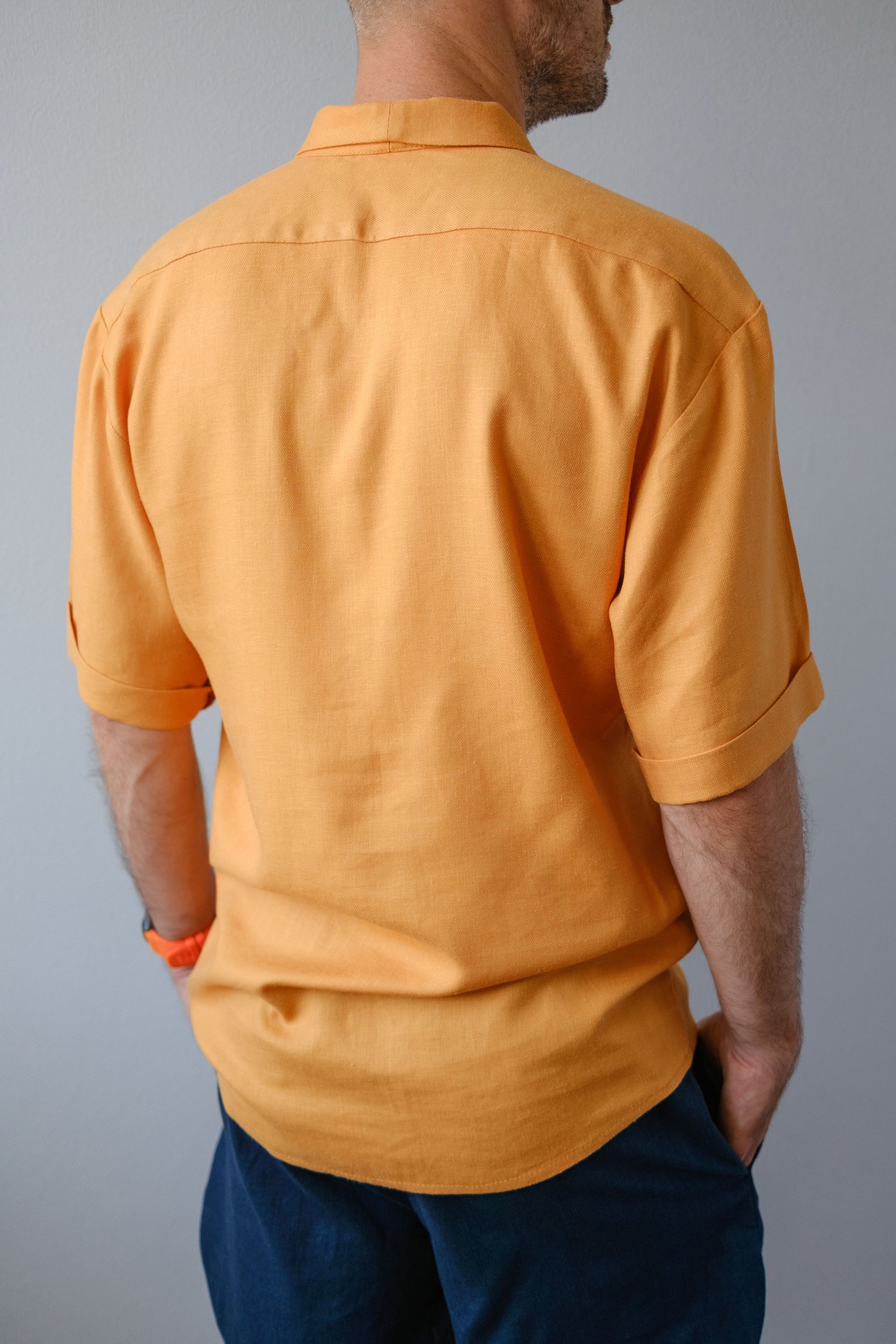 Mens linen shirt back view clean construction Jacomo sewing pattern short sleeve