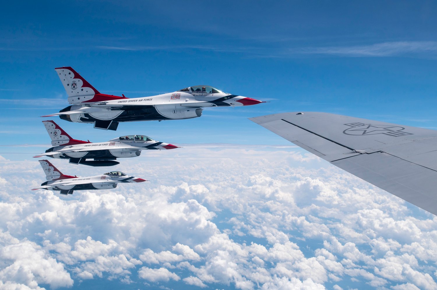 Best wallpaper and background, picture, video, news, Military, Aircraft, Jet Aircraft, Jet Fighter, F-14 Tomcat, F-15 Strike Eagle, F/A-18 Super Hornet, C-130 Hercules, Airborne, F-22 Raptor, AWACS, Military picture, Military video, Aviation, Boeing, Airb
