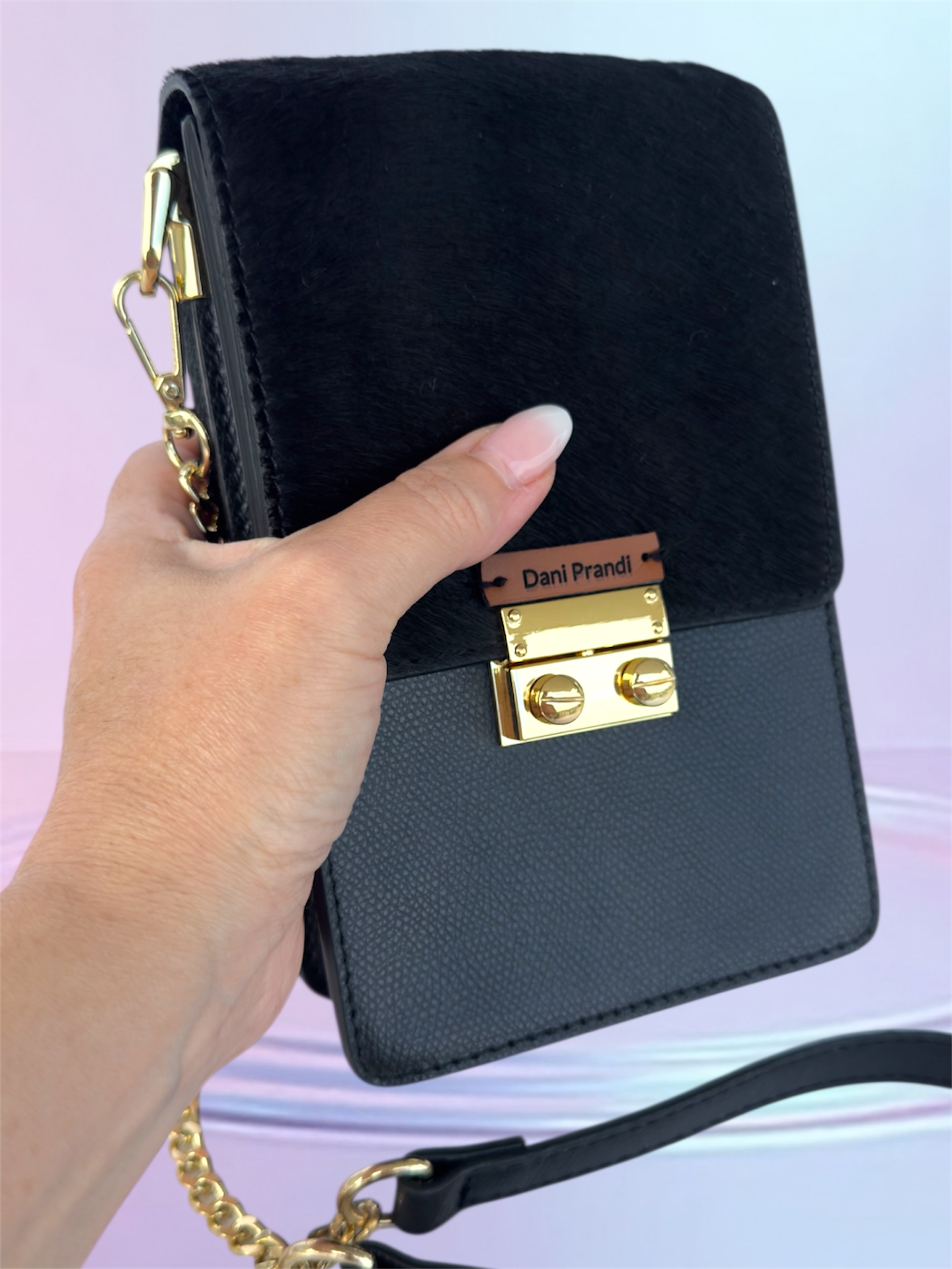 Mini Leather Handbag Collection for Evening – Elegant, Compact & Made in Italy  Discover our exclusive Mini Leather Handbag Collection, designed for nights out, special events, and sophisticated styling. Each piece is crafted in Italy from high-quality ge