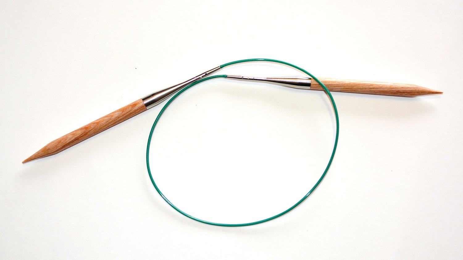 A short circular needle: two wooden needle tips connected with a flexible cable.