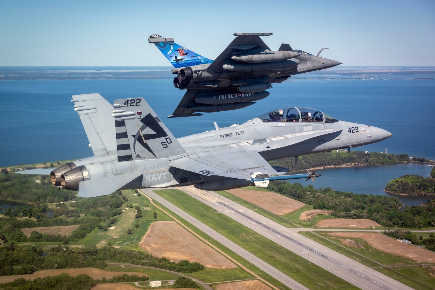Best wallpaper and background, picture, video, news, Military, Aircraft, Jet Aircraft, Jet Fighter, F-14 Tomcat, F-15 Strike Eagle, F/A-18 Super Hornet, C-130 Hercules, Airborne, F-22 Raptor, AWACS, Military picture, Military video, Aviation, Boeing, Airb