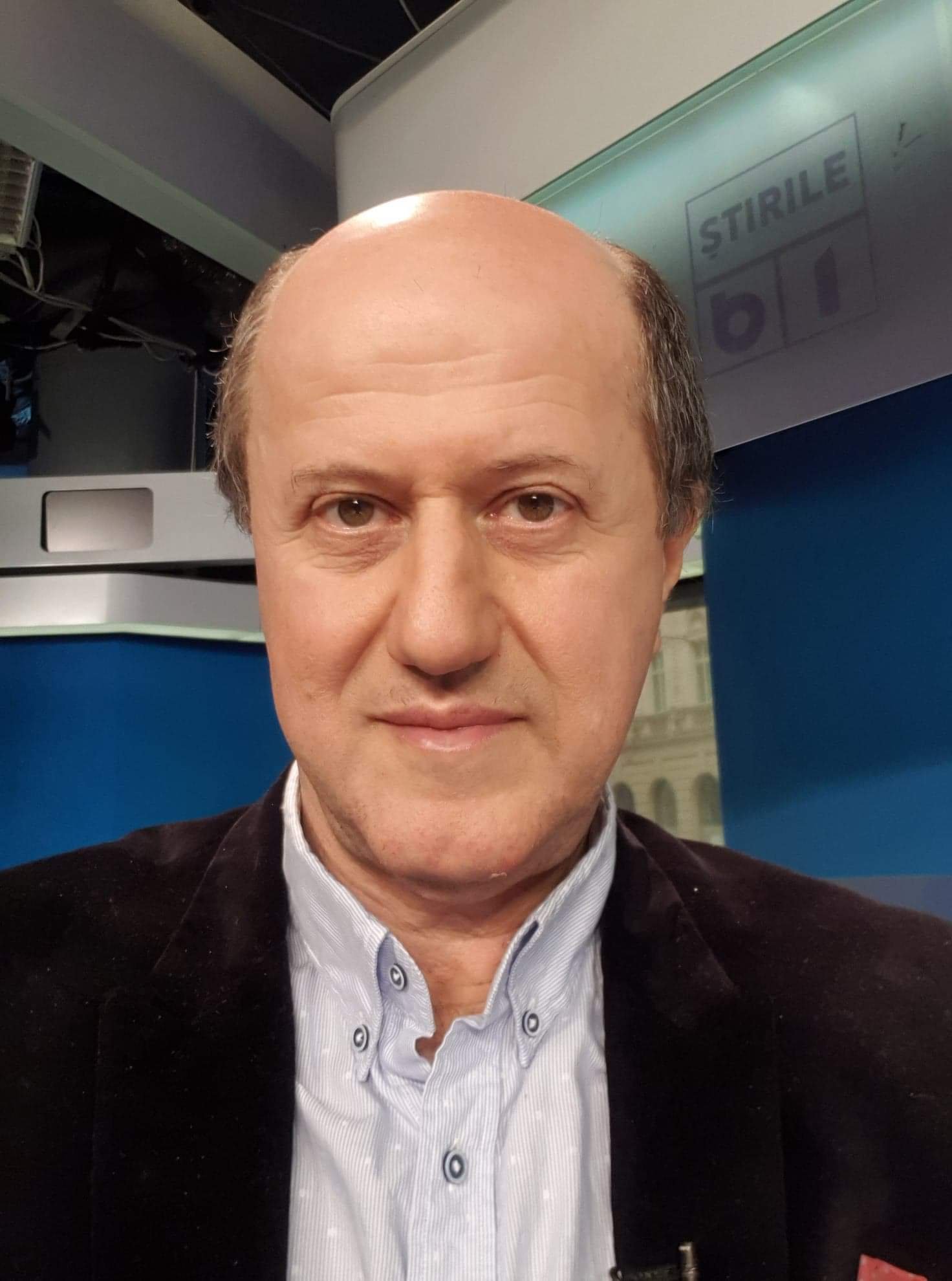 Eugen Mirtz – astrolog, psiholog și instructor de yoga in Bucuresti fondator al Alchimiei Vietii, Centru spiritual si ezoteric
