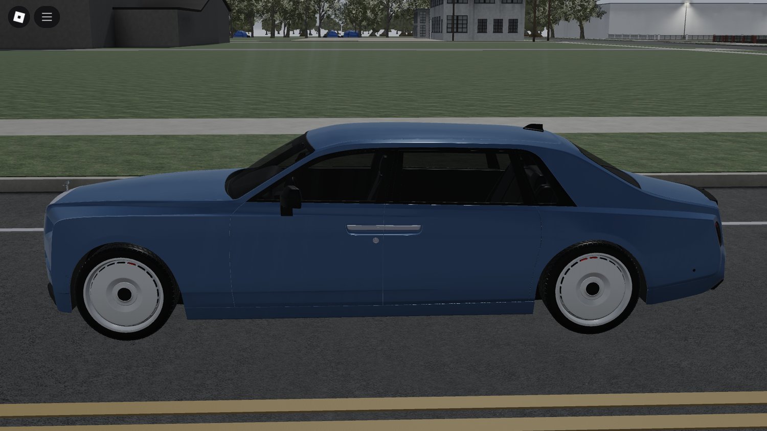 Side profile of Phantom Extended luxury sedan