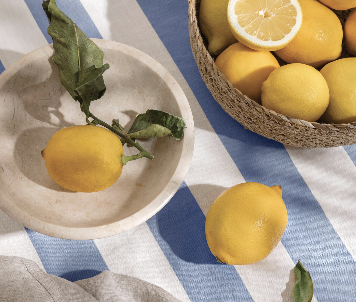 summer lemon ceramics table