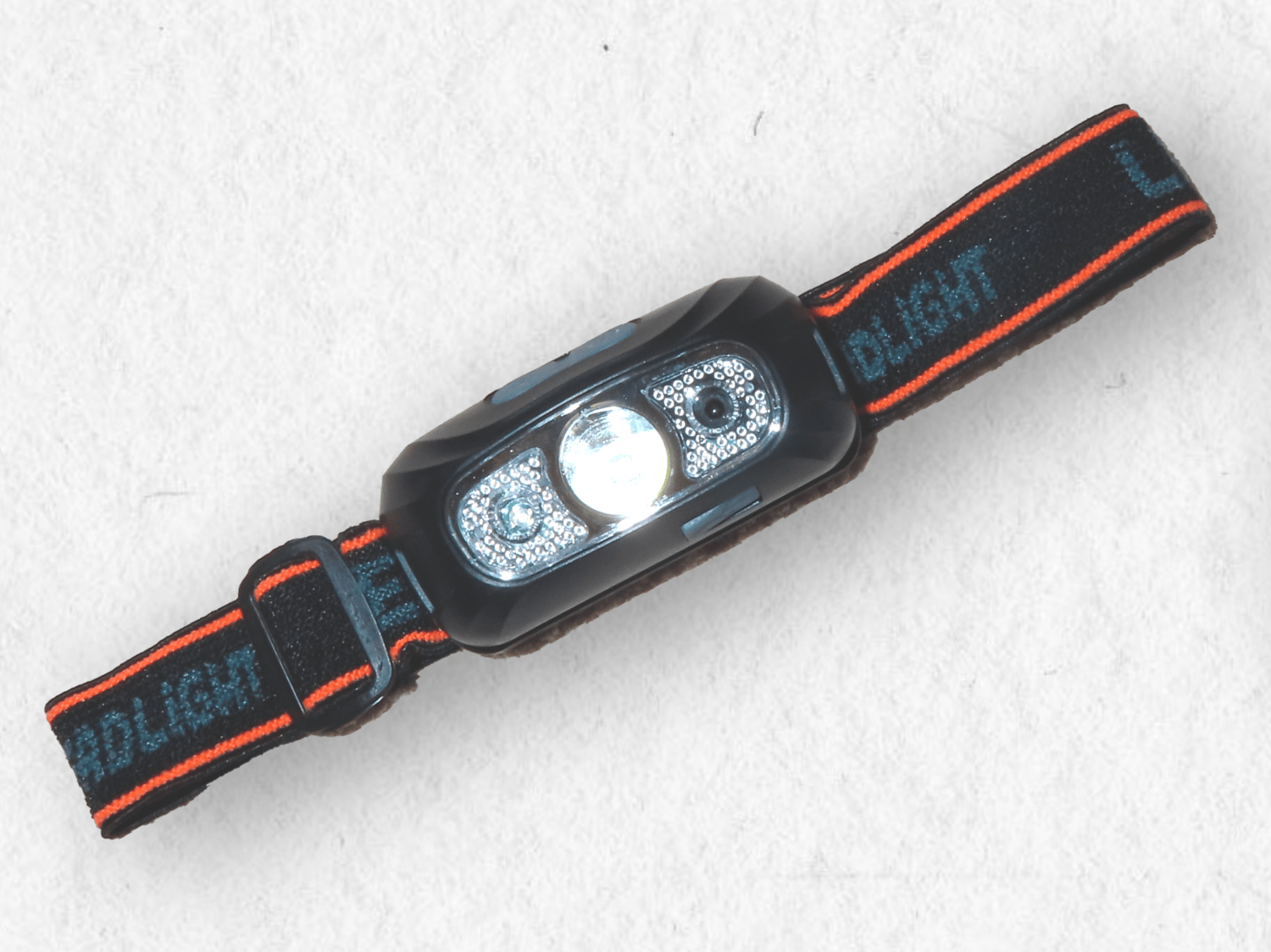 voyage, randonnée, backpack, sac à dos, Globe Seekers, The Globe Seekers, aventure, couple, équipement de voyage, matériel léger, vêtements de voyage, t-shirt, t-shirt mérinos, chemise, pull, polaire, veste, coupe-vent, doudoune, pantalon, short, legging, sous-vêtement, maillot de bain, pyjama, sac, sac à dos, banane, sac étanche, sac cabine, cube de rangement, trousse, accessoires, gourde, lampe, trousse de toilette, serviette microfibre, trousse médicale, adaptateur, batterie externe, appareil photo, DJI, drone, carnet, passeport, chapeau, lunettes, crème solaire, pharmacie de voyage, savon solide, brosse à dents, lessive, corde à linge, rangement, organisation sac à dos, backpackers, tour du monde, road trip, Asie, équipement essentiel, outdoor, confort, minimalisme, exploration, nature, liberté, vie nomade, couple voyageur