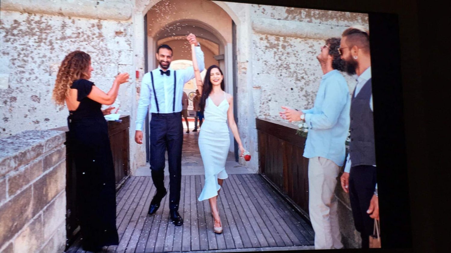 Elope wedding couple in Puglia