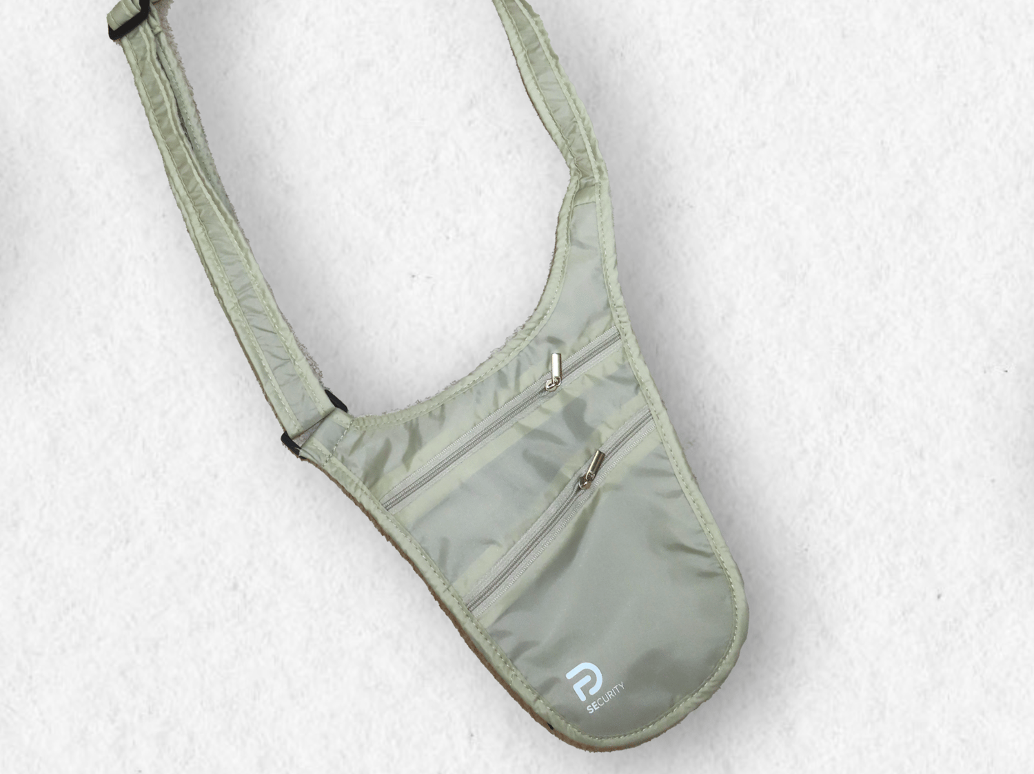 voyage, randonnée, backpack, sac à dos, Globe Seekers, The Globe Seekers, aventure, couple, équipement de voyage, matériel léger, vêtements de voyage, t-shirt, t-shirt mérinos, chemise, pull, polaire, veste, coupe-vent, doudoune, pantalon, short, legging, sous-vêtement, maillot de bain, pyjama, sac, sac à dos, banane, sac étanche, sac cabine, cube de rangement, trousse, accessoires, gourde, lampe, trousse de toilette, serviette microfibre, trousse médicale, adaptateur, batterie externe, appareil photo, DJI, drone, carnet, passeport, chapeau, lunettes, crème solaire, pharmacie de voyage, savon solide, brosse à dents, lessive, corde à linge, rangement, organisation sac à dos, backpackers, tour du monde, road trip, Asie, équipement essentiel, outdoor, confort, minimalisme, exploration, nature, liberté, vie nomade, couple voyageur