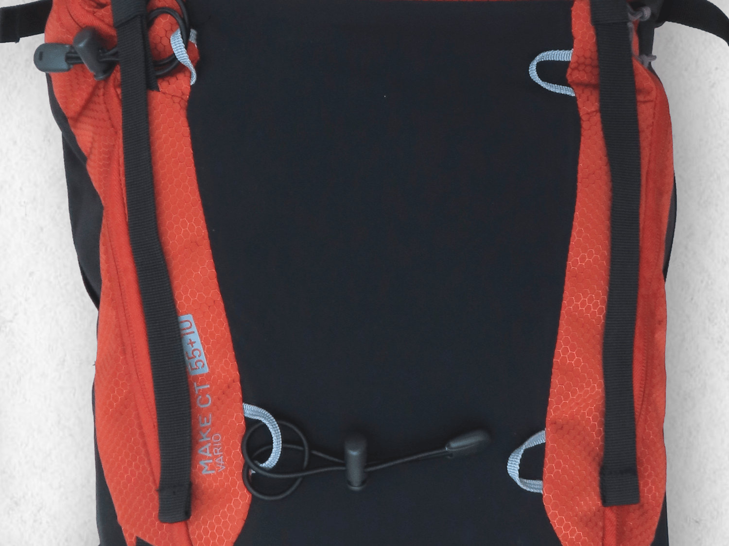 voyage, randonnée, backpack, sac à dos, Globe Seekers, The Globe Seekers, aventure, couple, équipement de voyage, matériel léger, vêtements de voyage, t-shirt, t-shirt mérinos, chemise, pull, polaire, veste, coupe-vent, doudoune, pantalon, short, legging, sous-vêtement, maillot de bain, pyjama, sac, sac à dos, banane, sac étanche, sac cabine, cube de rangement, trousse, accessoires, gourde, lampe, trousse de toilette, serviette microfibre, trousse médicale, adaptateur, batterie externe, appareil photo, DJI, drone, carnet, passeport, chapeau, lunettes, crème solaire, pharmacie de voyage, savon solide, brosse à dents, lessive, corde à linge, rangement, organisation sac à dos, backpackers, tour du monde, road trip, Asie, équipement essentiel, outdoor, confort, minimalisme, exploration, nature, liberté, vie nomade, couple voyageur