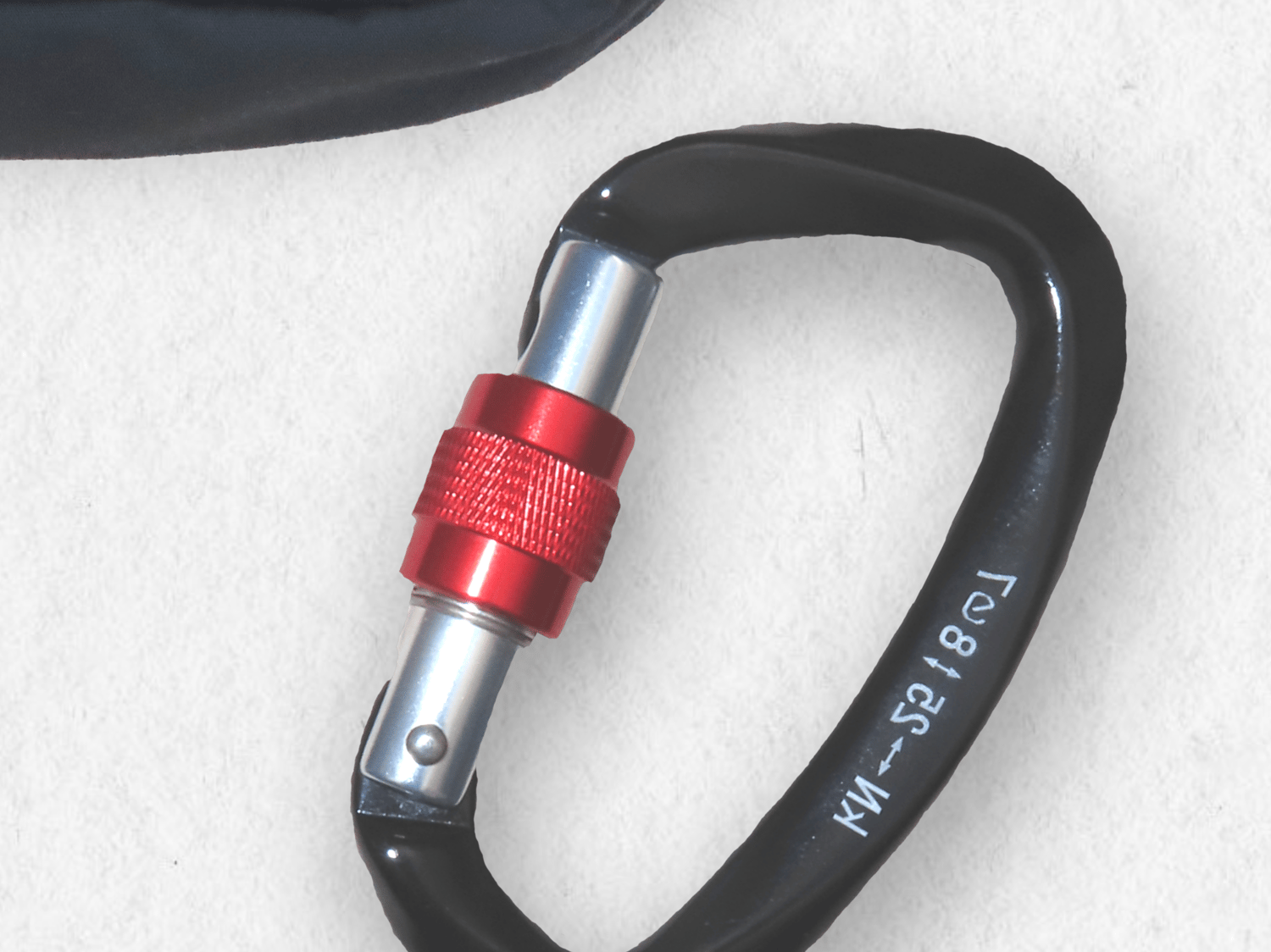 voyage, randonnée, backpack, sac à dos, Globe Seekers, The Globe Seekers, aventure, couple, équipement de voyage, matériel léger, vêtements de voyage, t-shirt, t-shirt mérinos, chemise, pull, polaire, veste, coupe-vent, doudoune, pantalon, short, legging, sous-vêtement, maillot de bain, pyjama, sac, sac à dos, banane, sac étanche, sac cabine, cube de rangement, trousse, accessoires, gourde, lampe, trousse de toilette, serviette microfibre, trousse médicale, adaptateur, batterie externe, appareil photo, DJI, drone, carnet, passeport, chapeau, lunettes, crème solaire, pharmacie de voyage, savon solide, brosse à dents, lessive, corde à linge, rangement, organisation sac à dos, backpackers, tour du monde, road trip, Asie, équipement essentiel, outdoor, confort, minimalisme, exploration, nature, liberté, vie nomade, couple voyageur